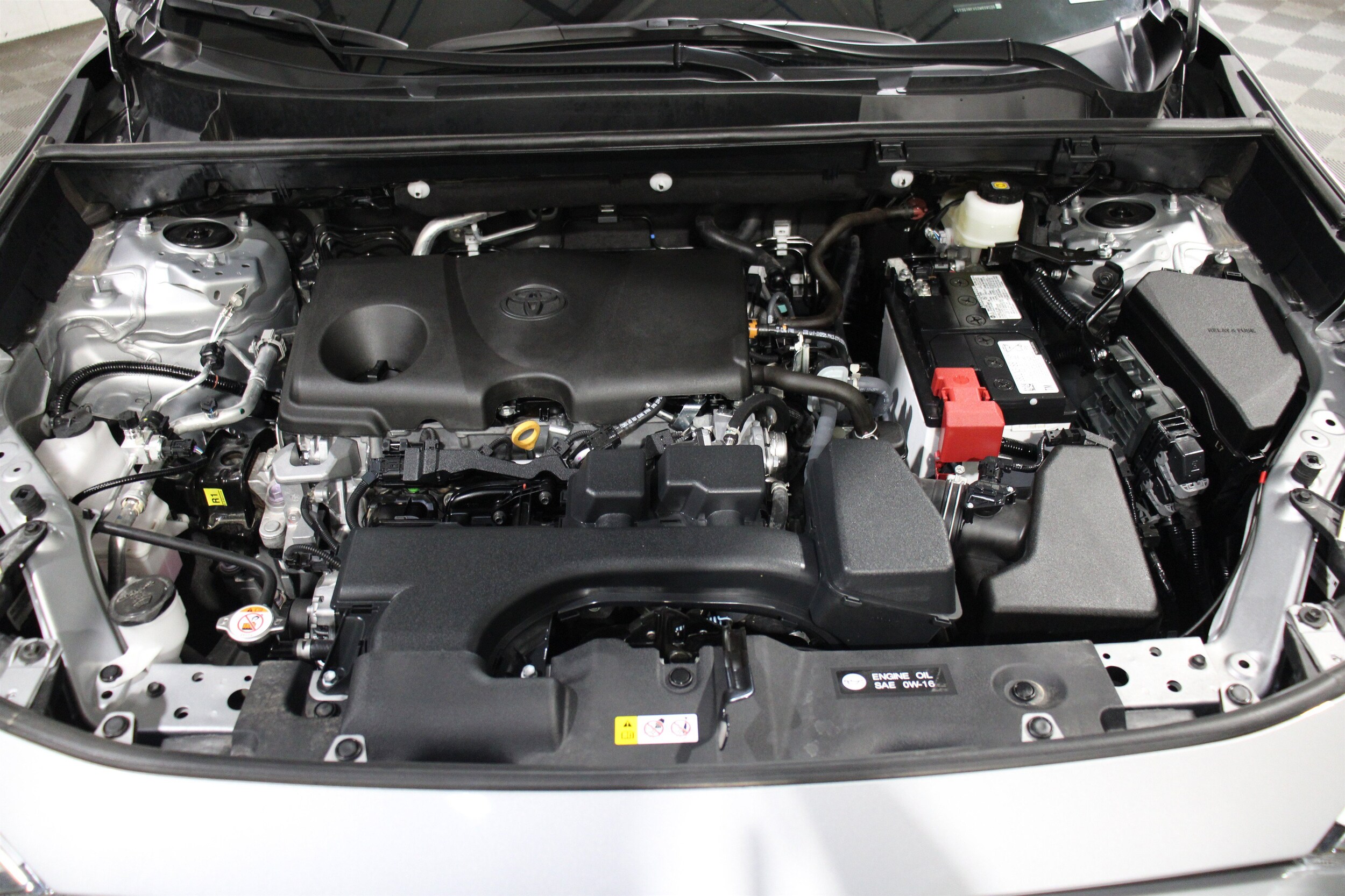 2025 Toyota RAV4 LE - Photo 37