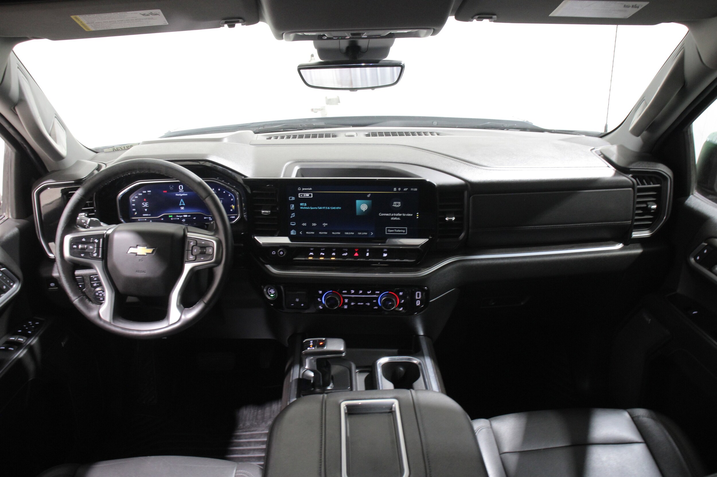 2022 Chevrolet Silverado 1500 LTZ photo 2