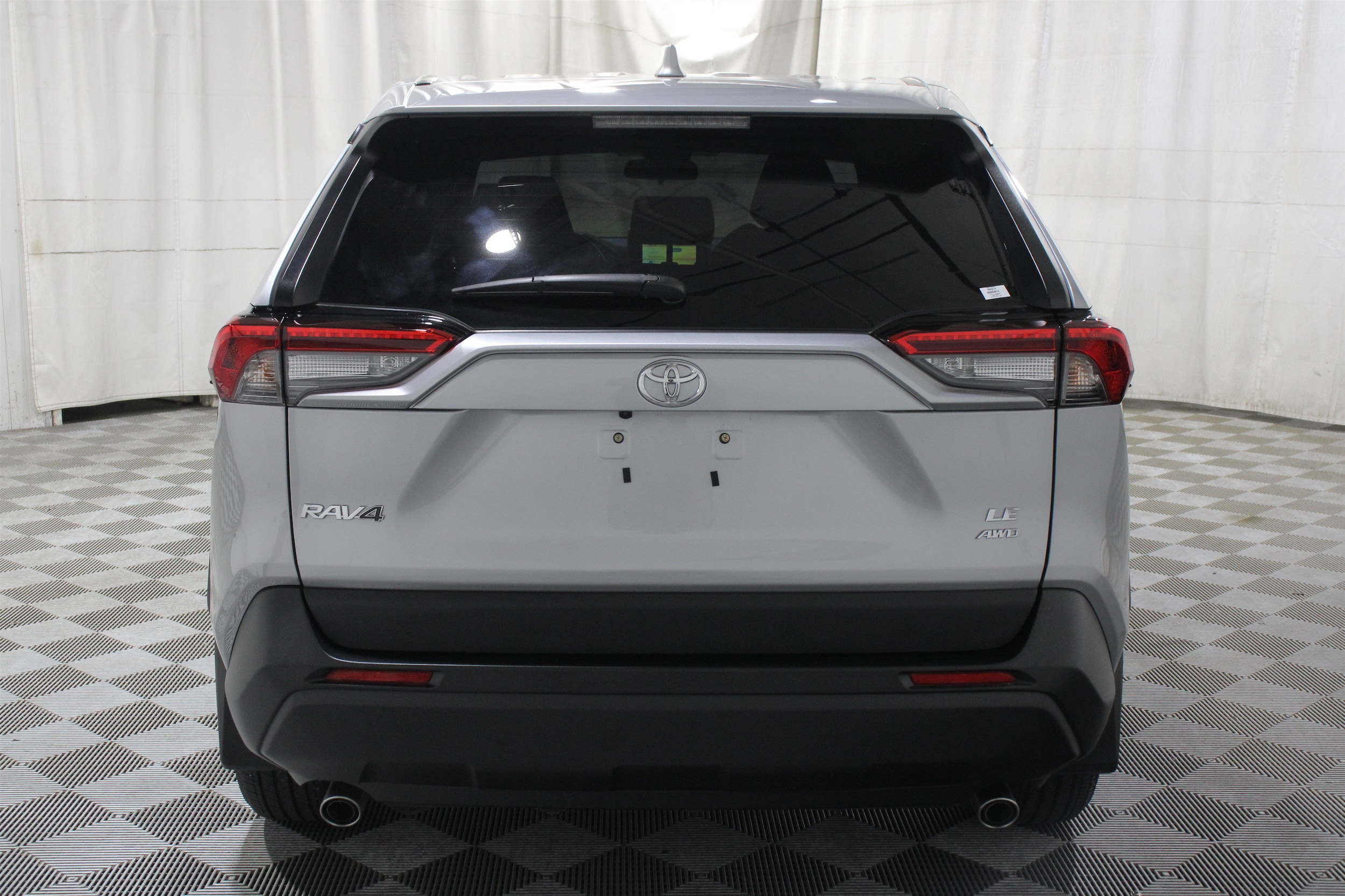 2025 Toyota RAV4 LE - Photo 33