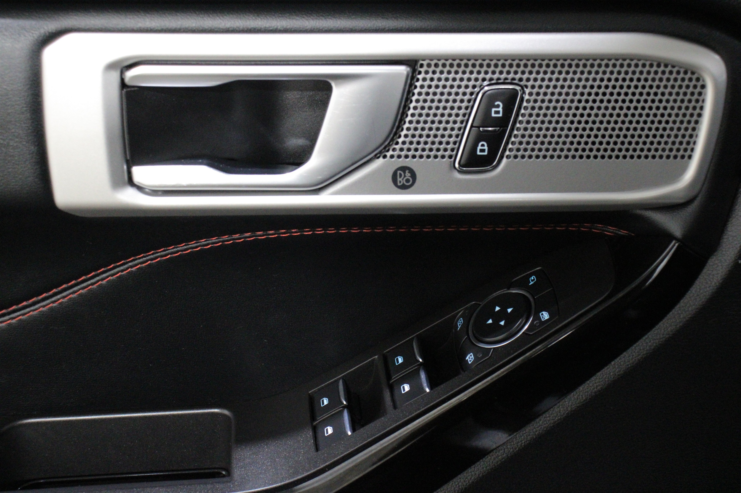 2023 Ford Explorer ST-LINE - Photo 7