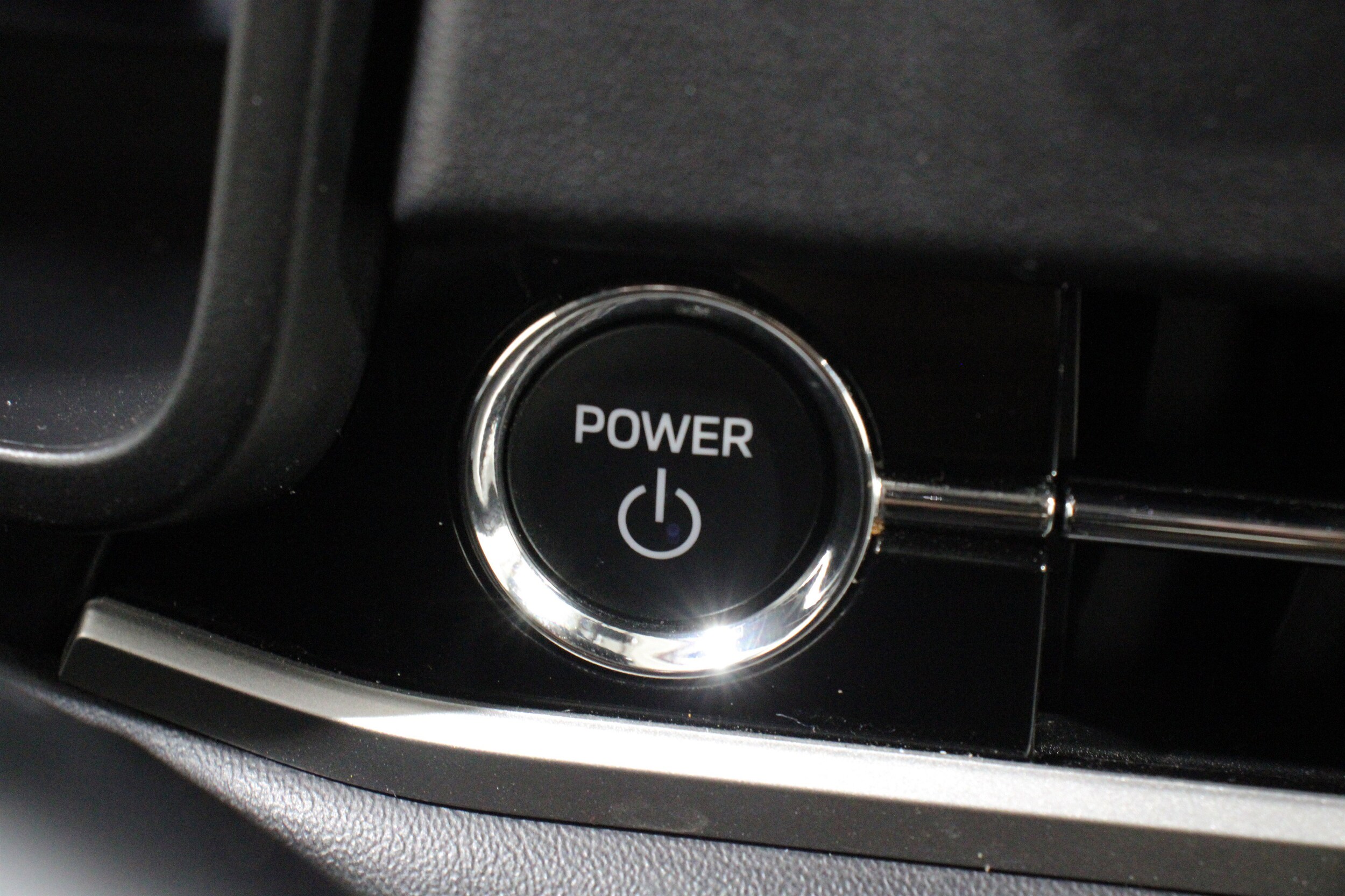 2024 Mitsubishi Outlander Plug-in Hybrid SE - Photo 21