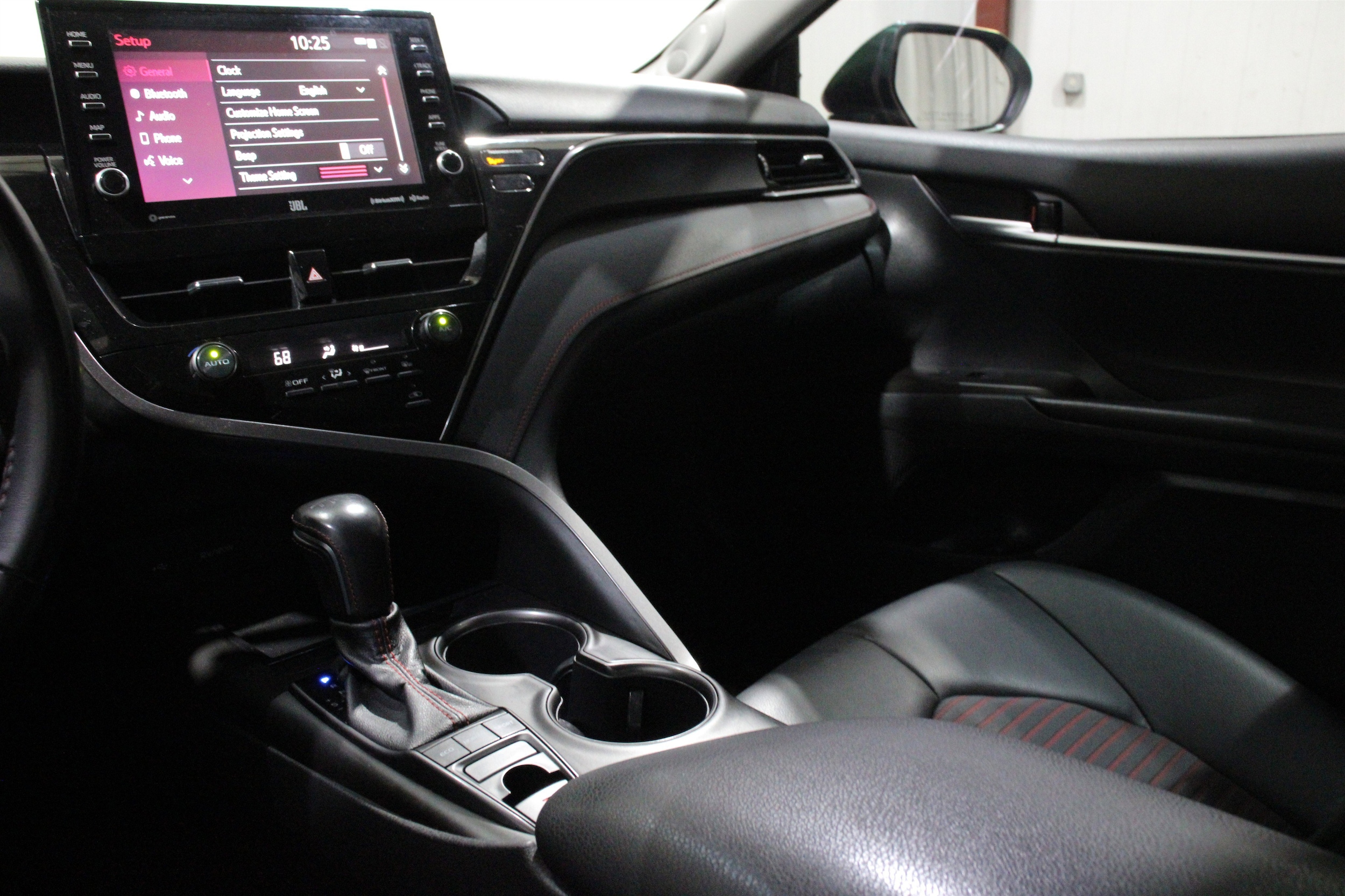 2021 Toyota Camry TRD - Photo 19