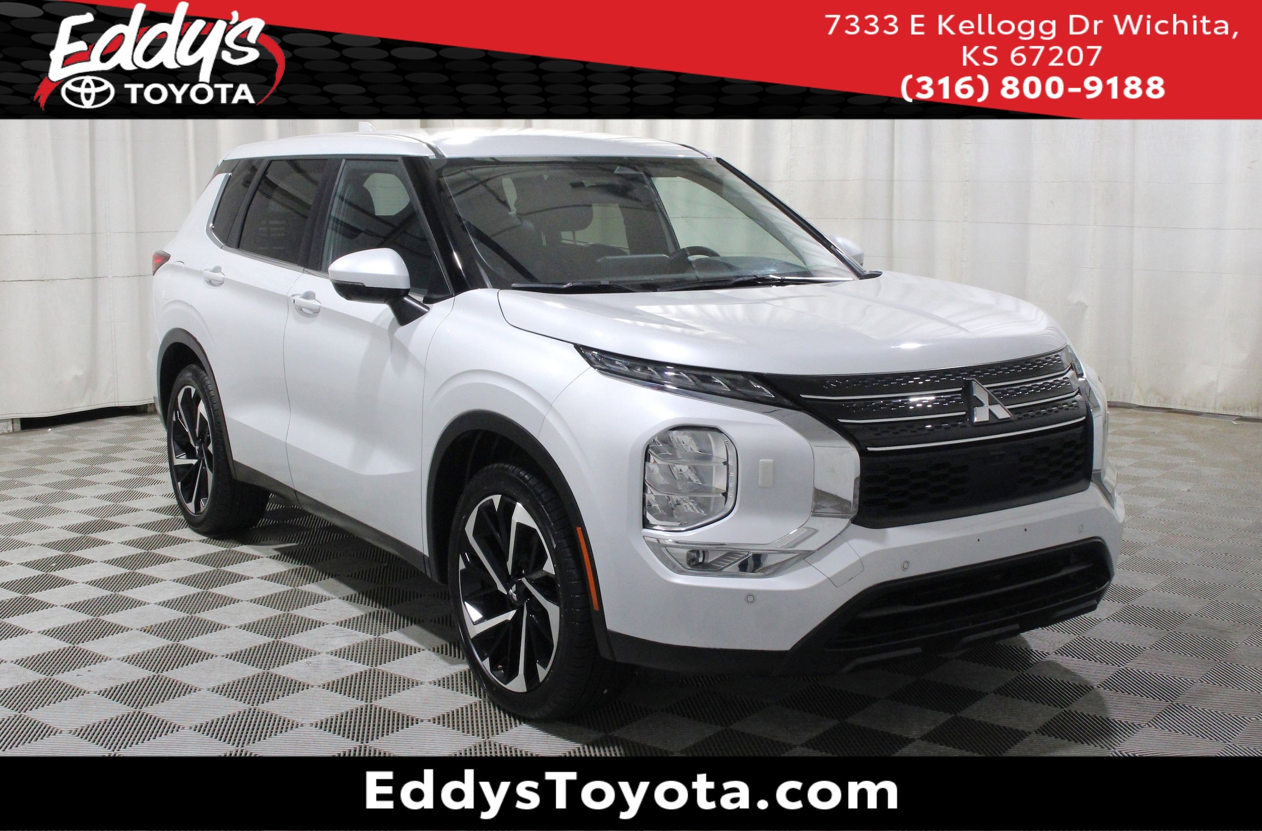 2024 Mitsubishi Outlander SE's photo