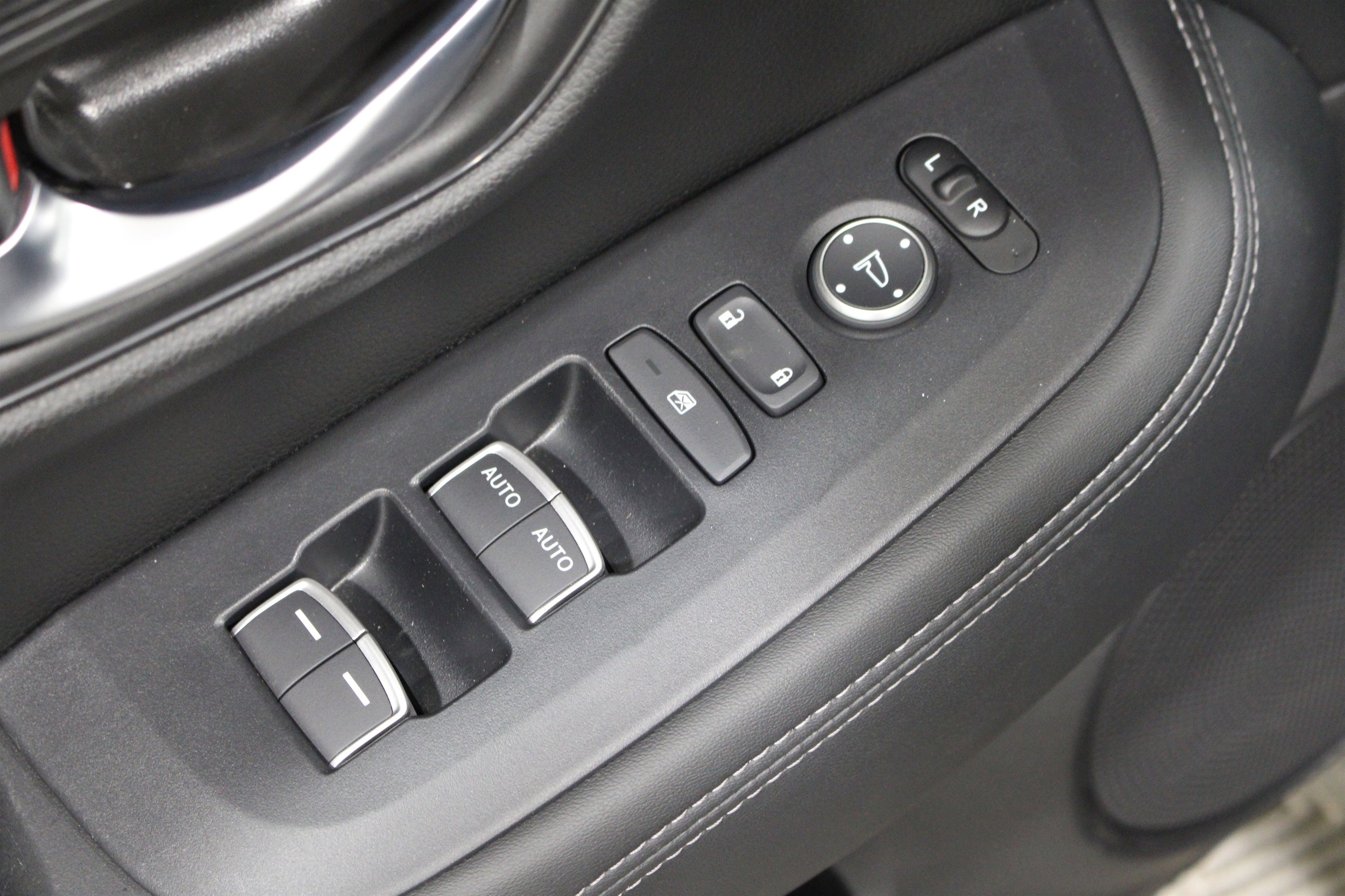 2025 Honda HR-V EX-L - Photo 7