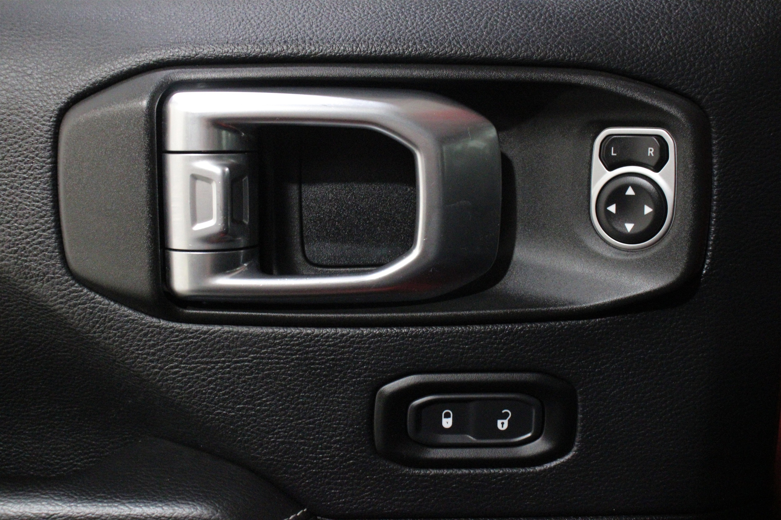 2019 Jeep Wrangler Unlimited Sahara - Photo 6