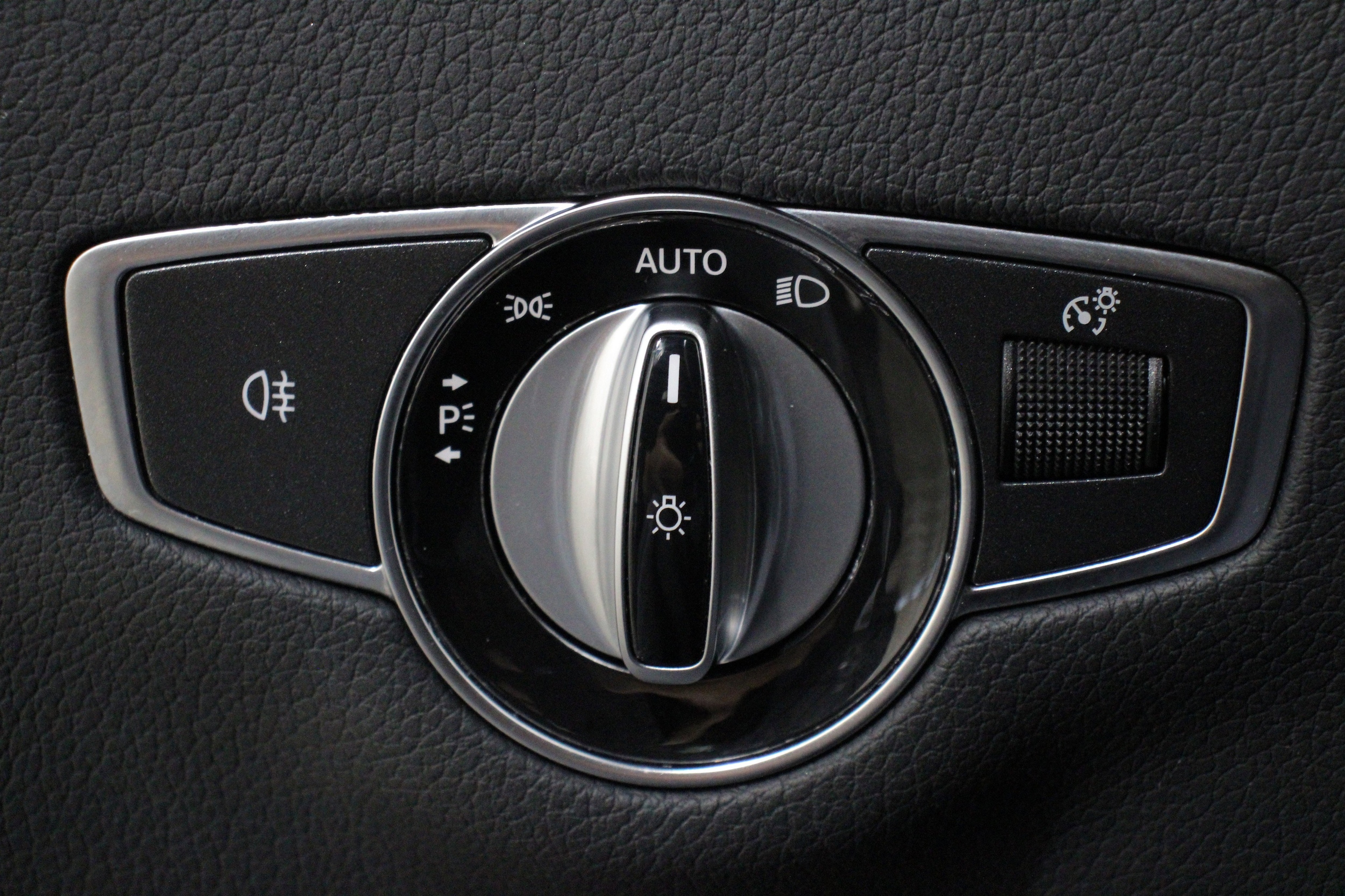 2022 Mercedes-Benz E-Class E350 - Photo 11