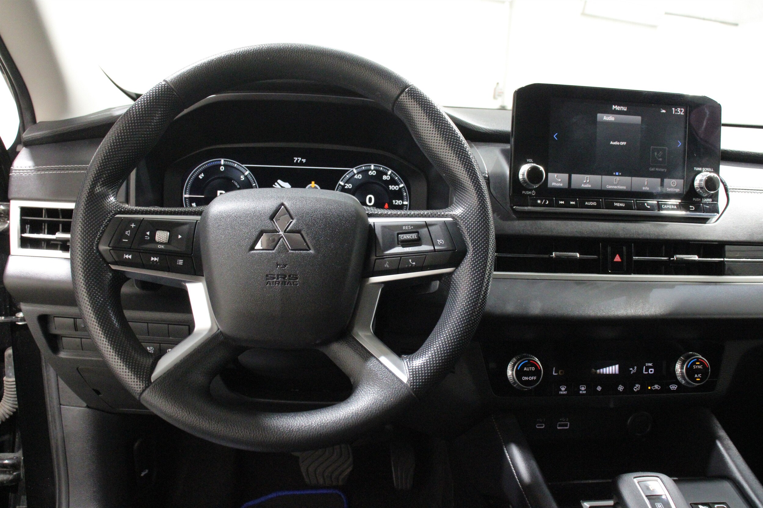 2024 Mitsubishi Outlander Plug-in Hybrid ES - Photo 8