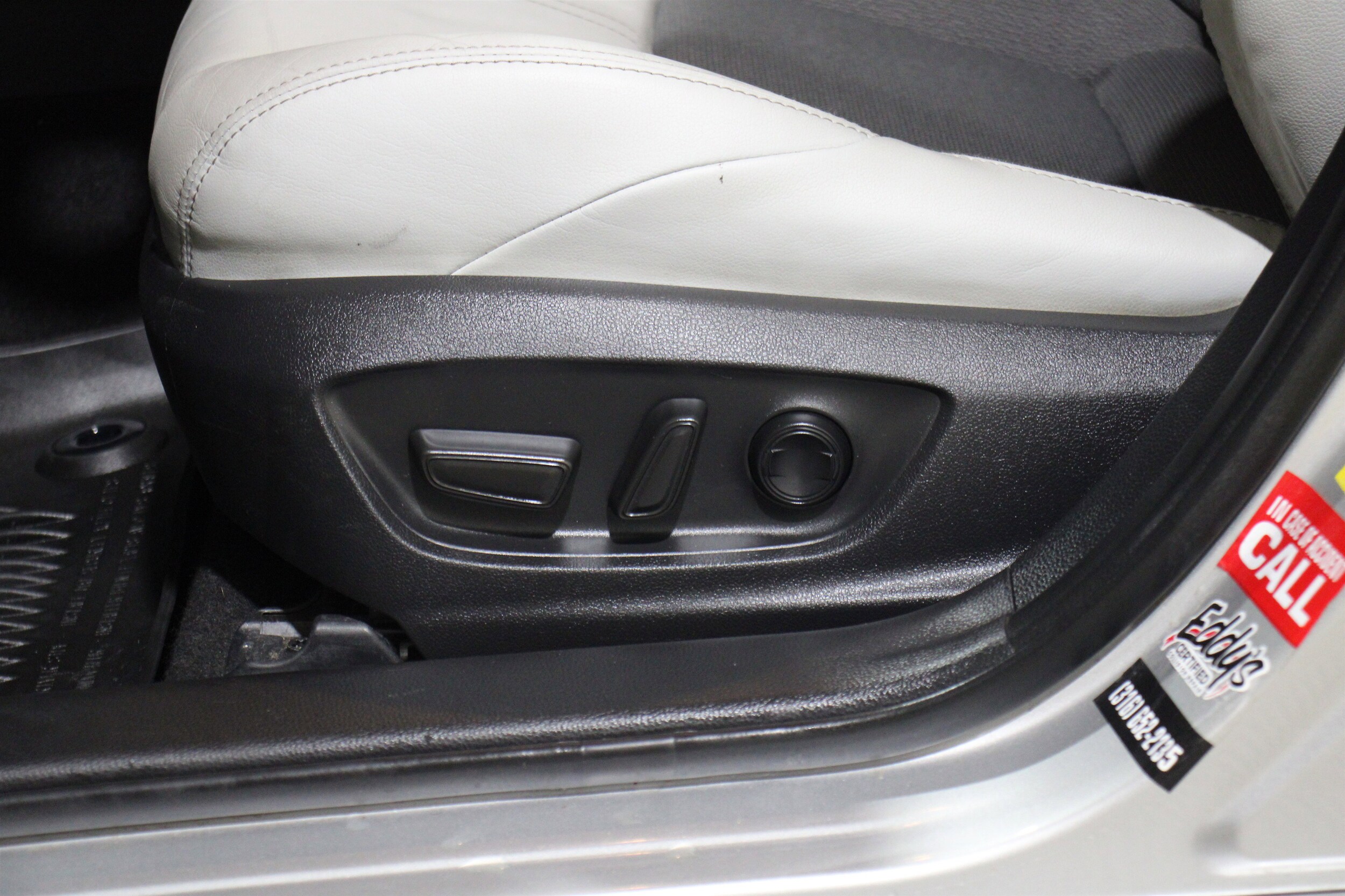 2022 Toyota Corolla XSE photo 4