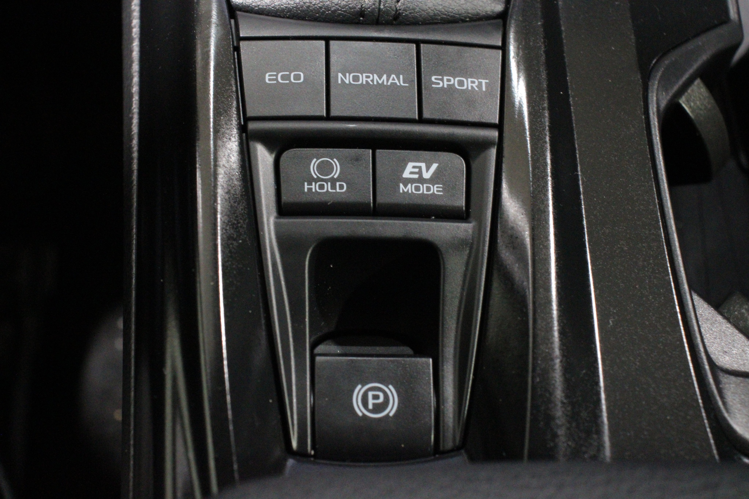 2025 Toyota Camry SE - Photo 20