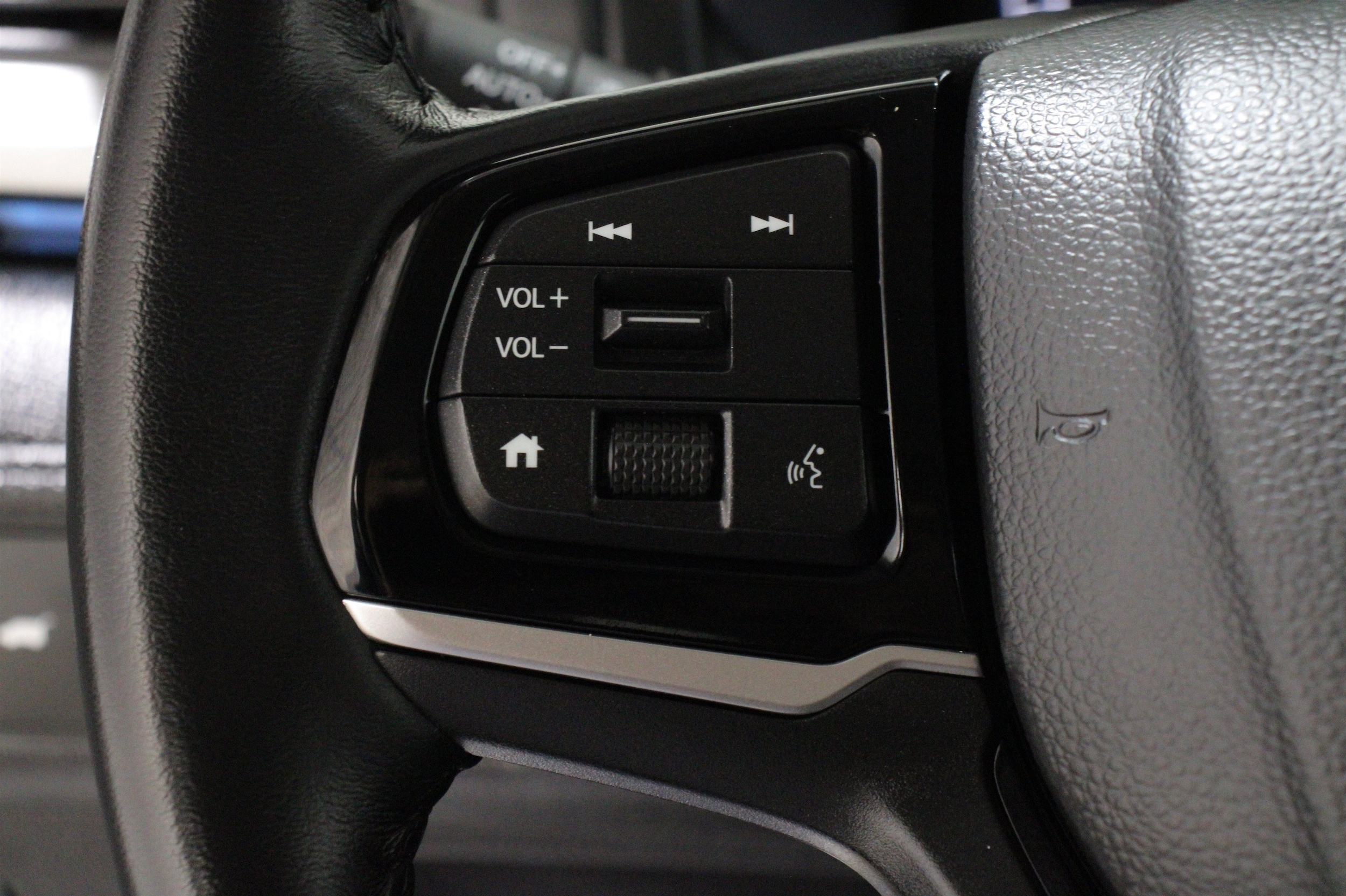 2025 Honda Odyssey Touring - Photo 9