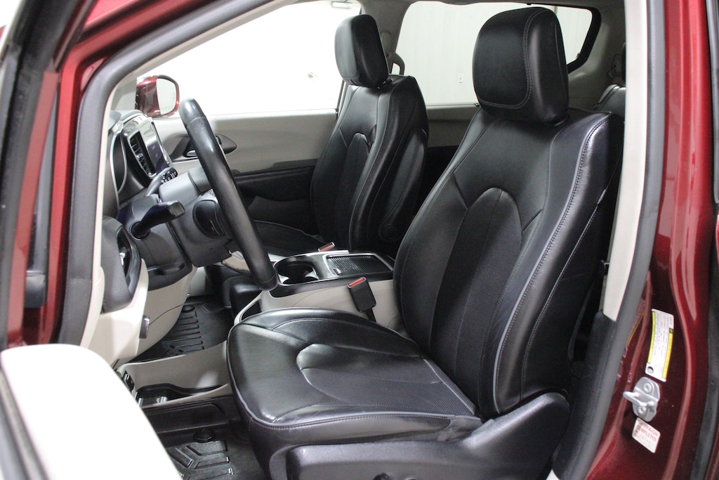 Used 2018 Chrysler Pacifica Limited Van