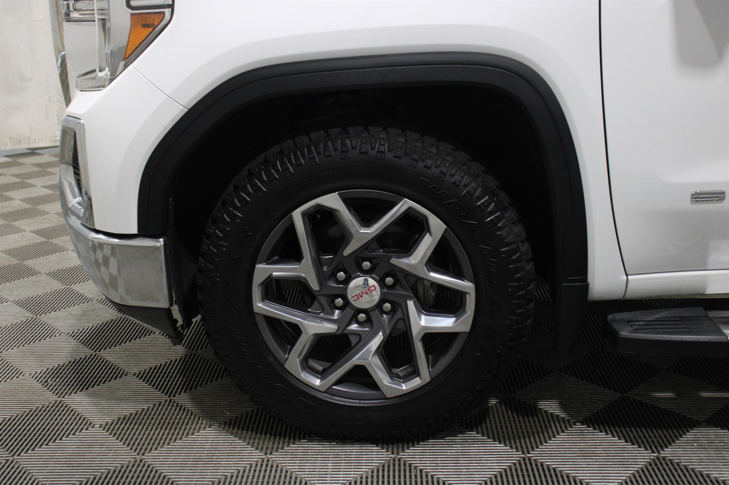 2019 GMC Sierra 1500 SLT - Photo 38