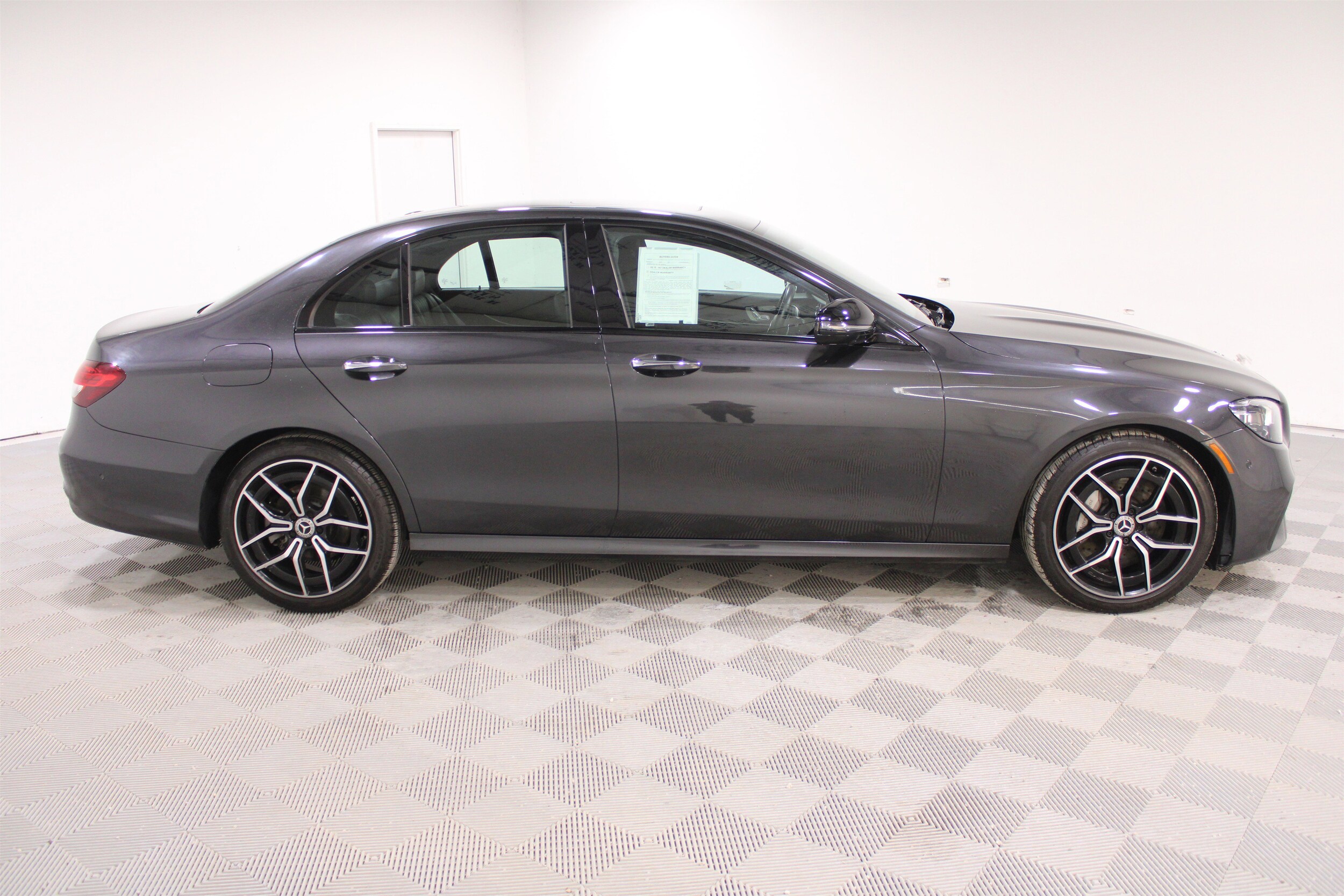 2022 Mercedes-Benz E-Class E350 - Photo 26