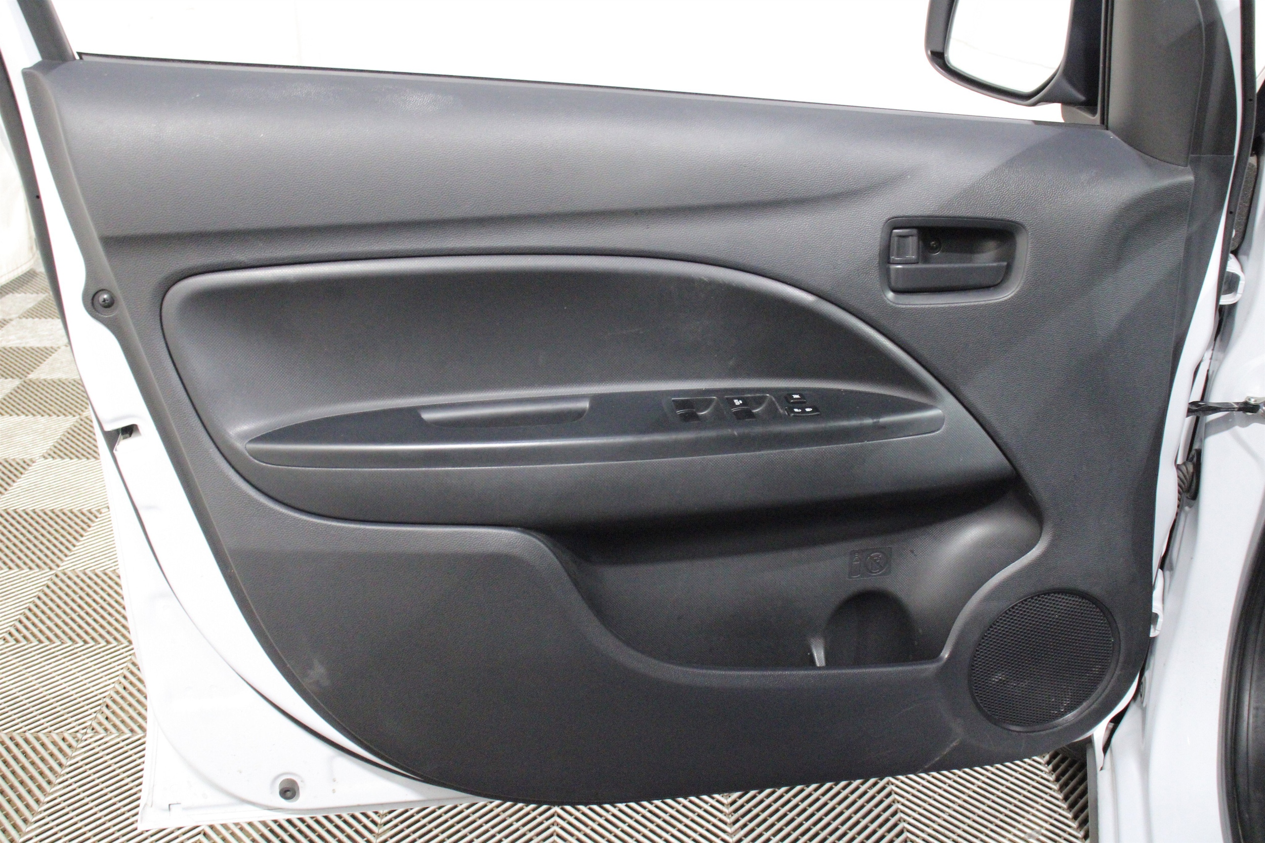 2024 Mitsubishi Mirage G4 LE - Photo 6