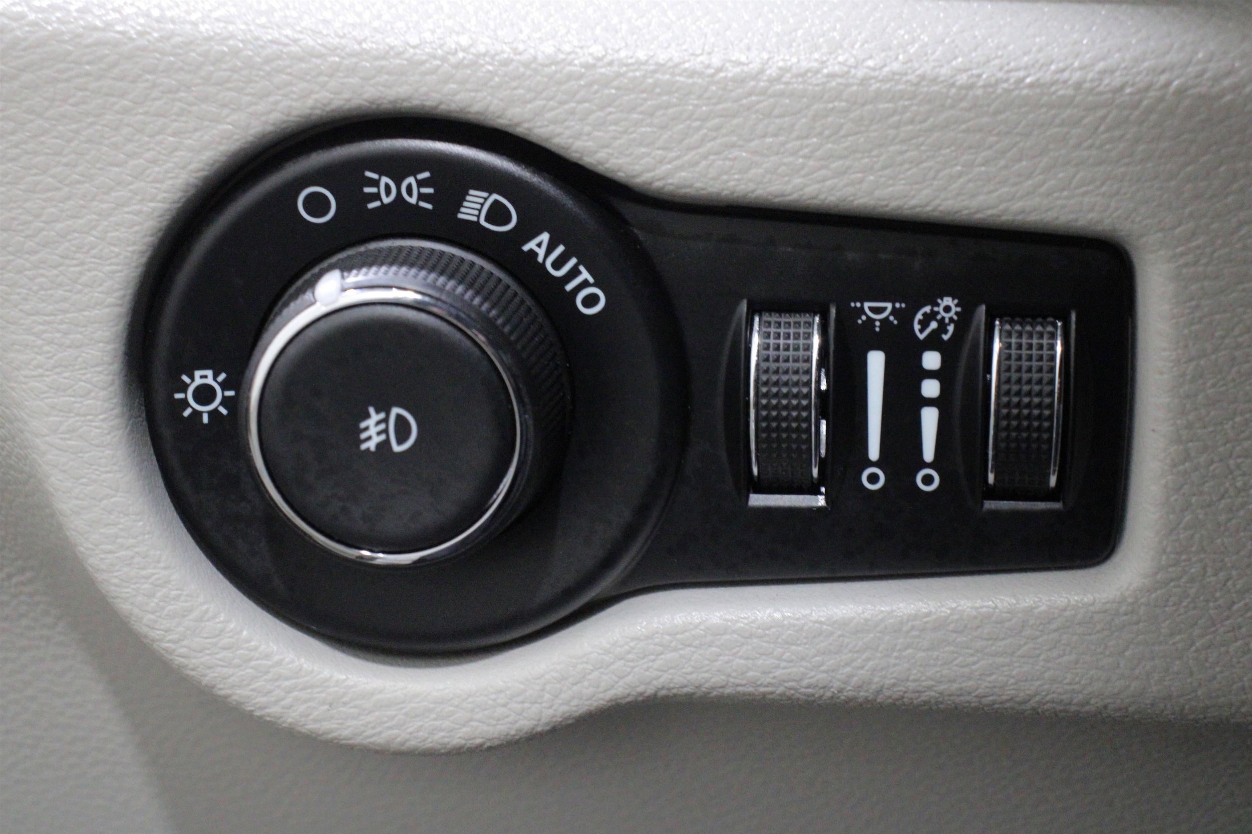 2024 Chrysler Pacifica Touring L - Photo 11