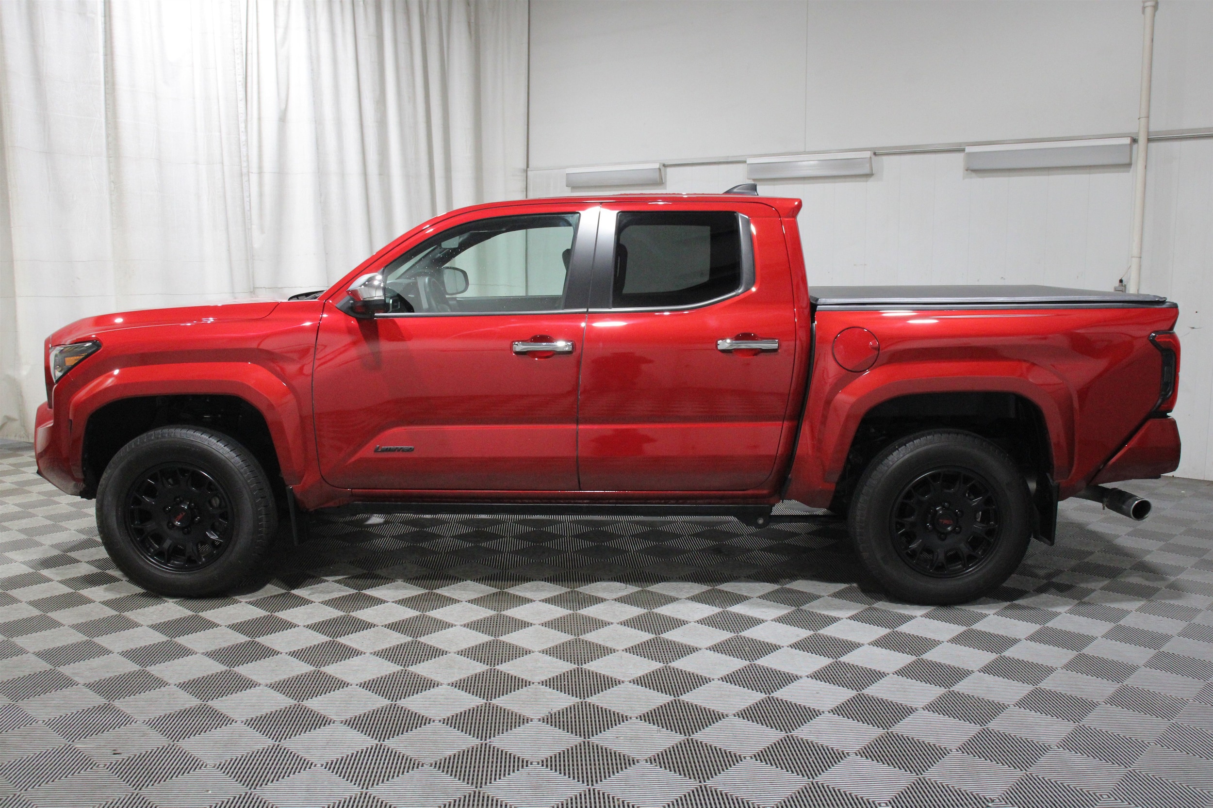 2025 Toyota Tacoma Limited - Photo 39
