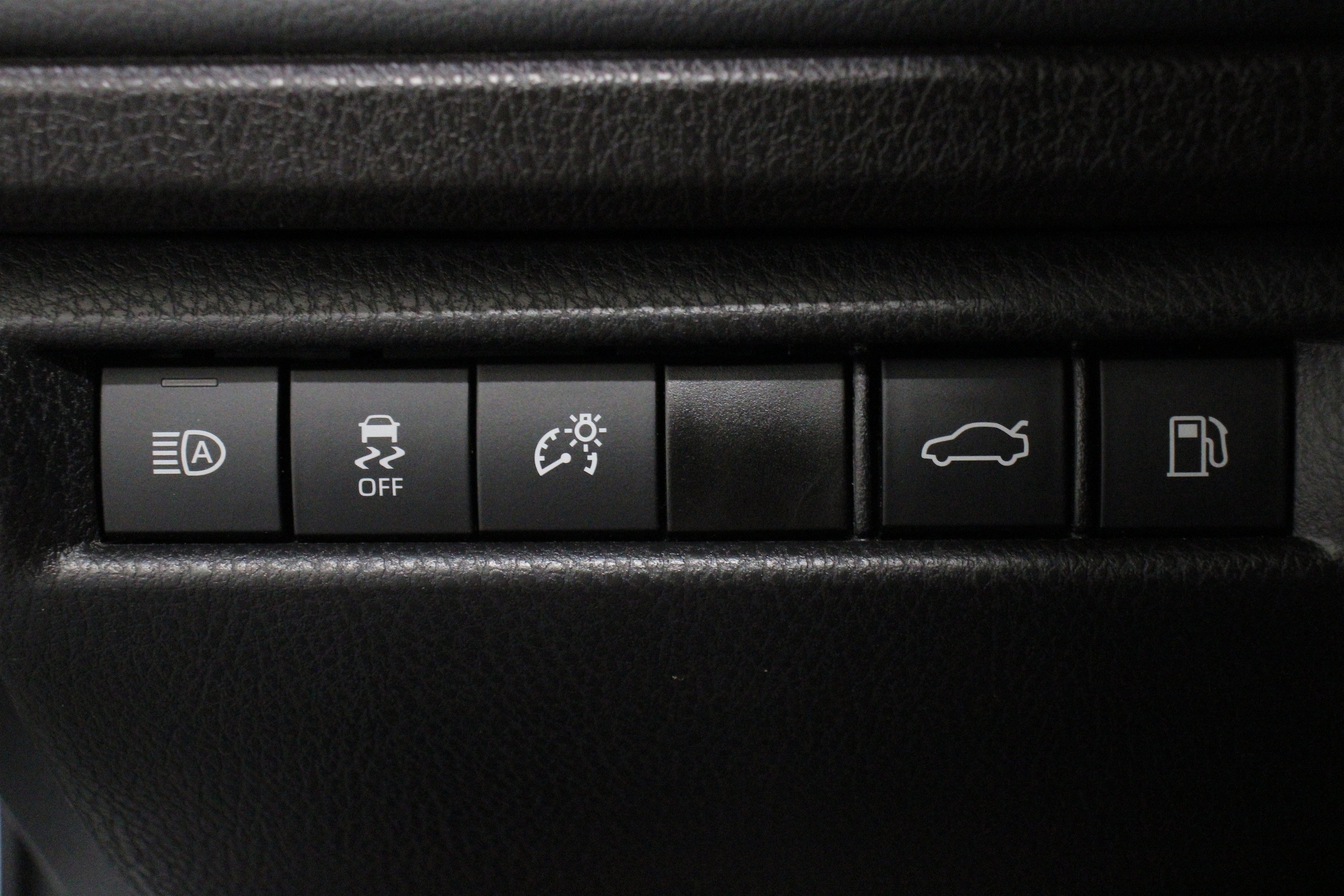2025 Toyota Camry XSE - Photo 11