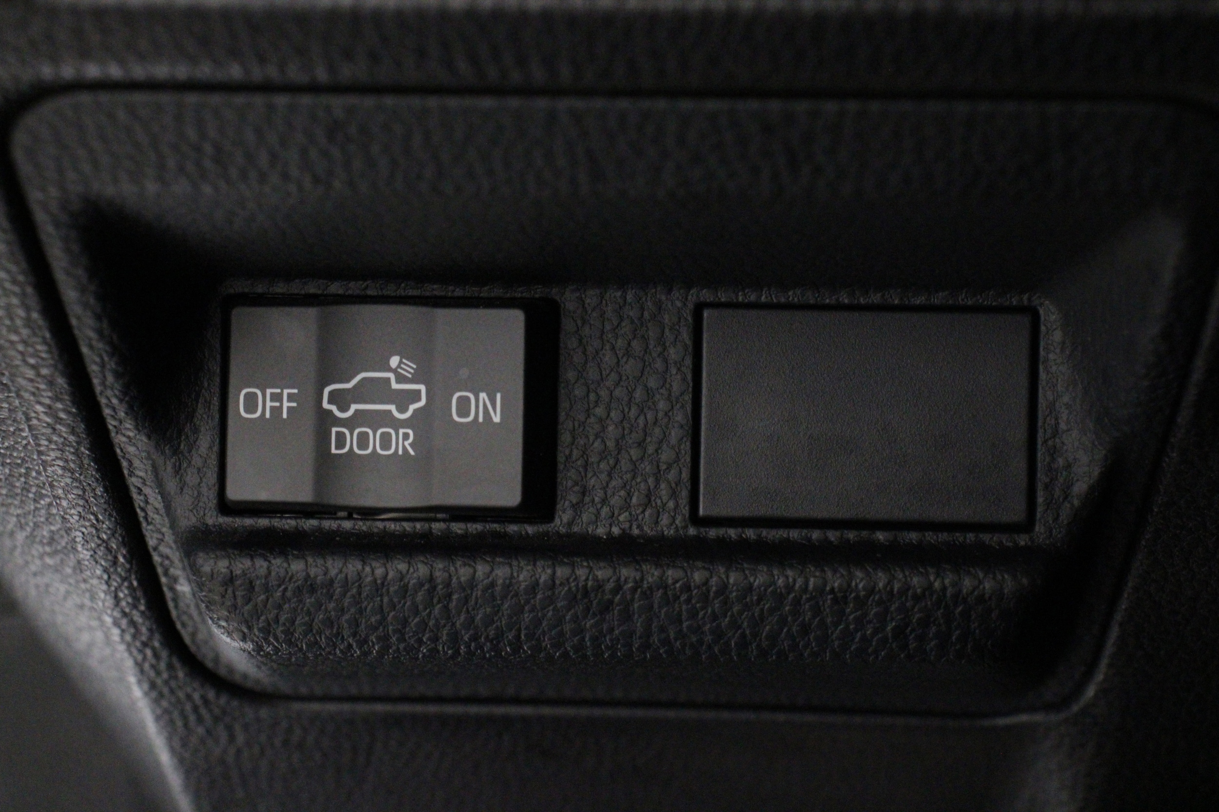 2024 Toyota Tacoma SR5 - Photo 12