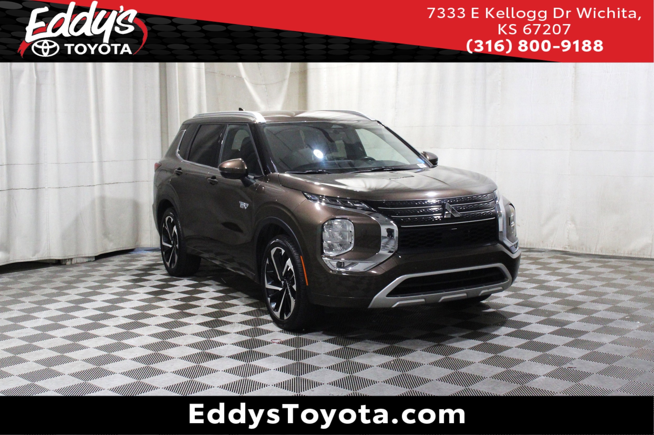 2024 Mitsubishi Outlander Plug-in Hybrid SEL S-AWC's photo