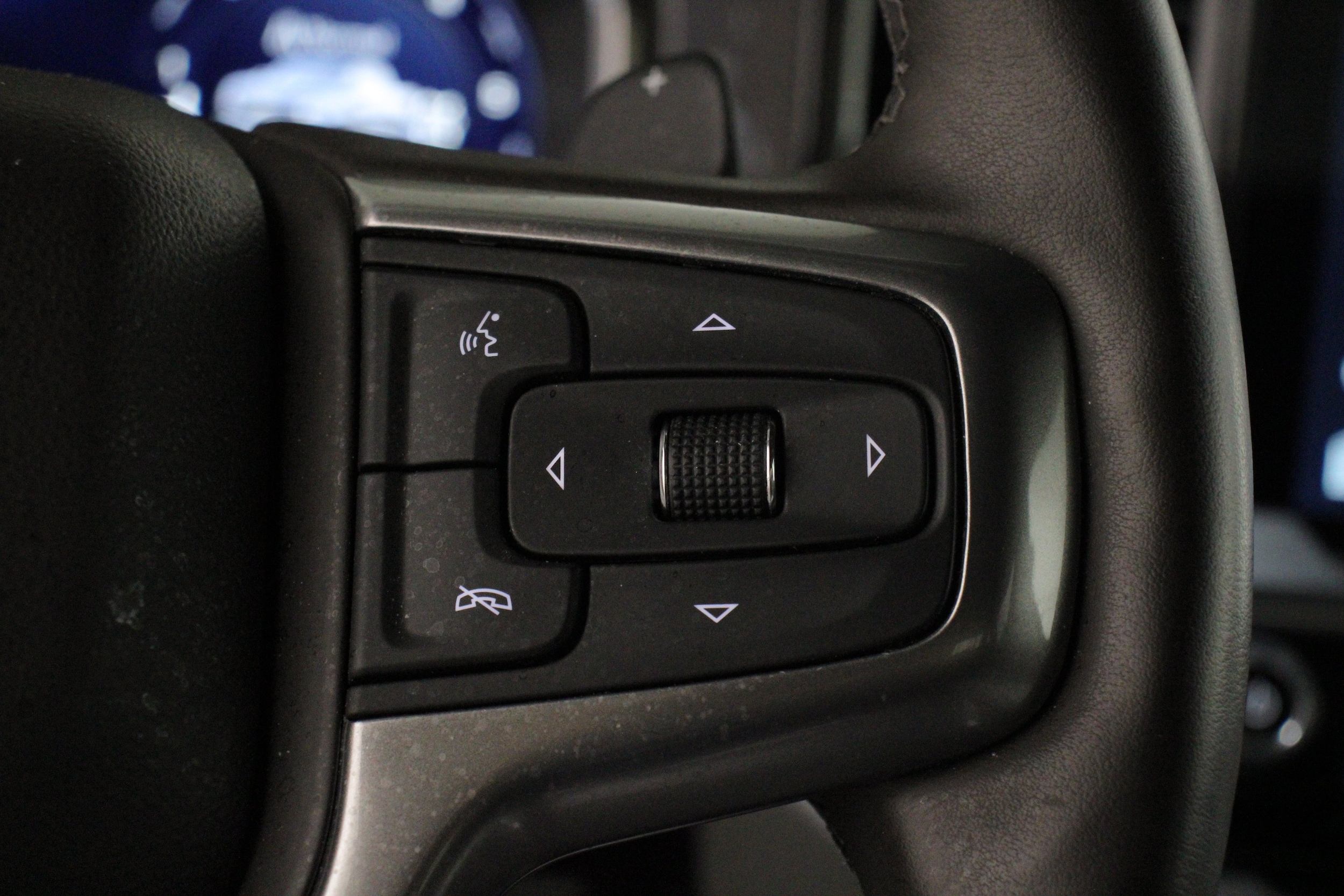 2024 Chevrolet Silverado 1500 LTZ - Photo 10