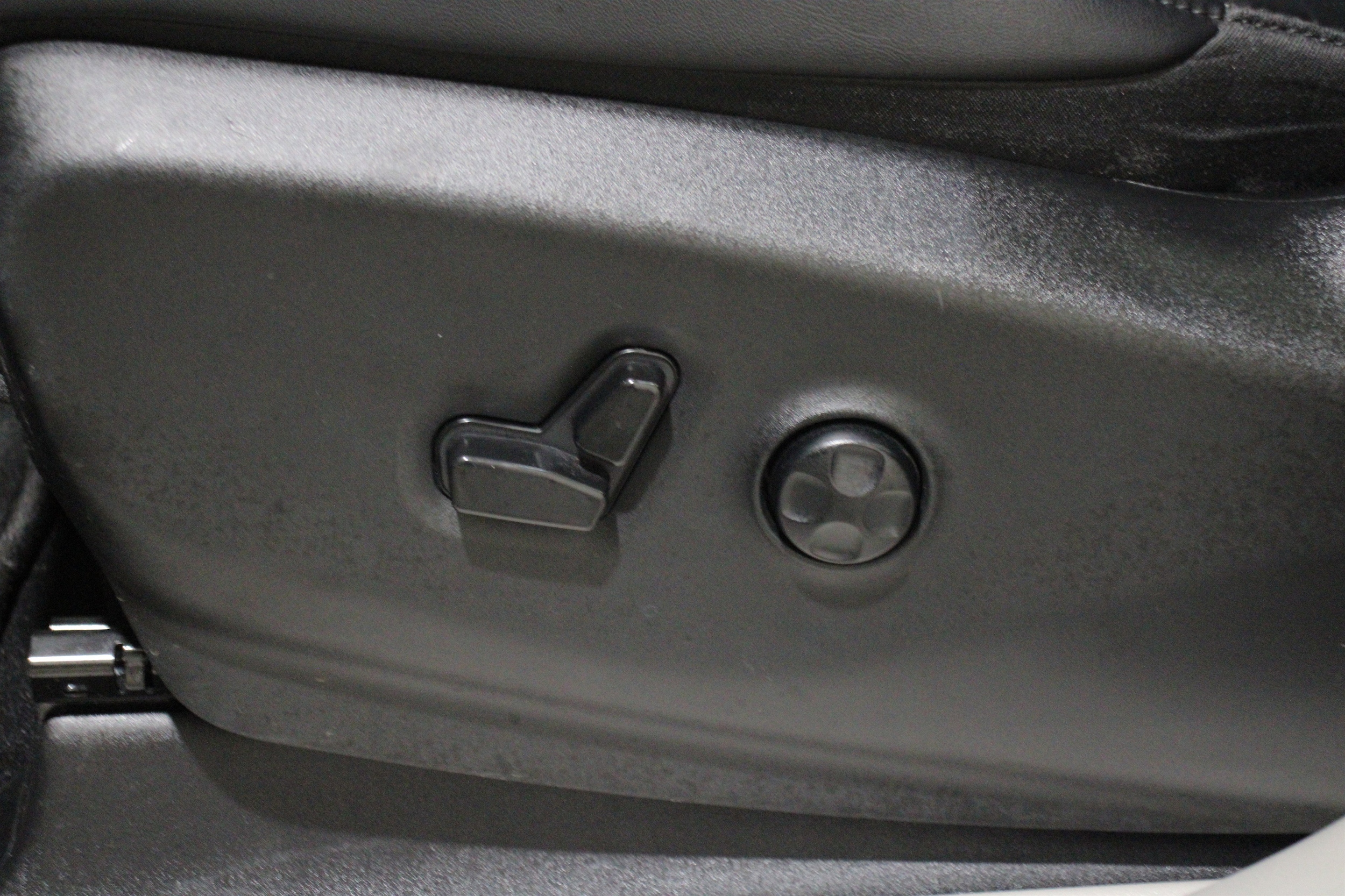 2024 Chrysler Pacifica Touring L - Photo 4