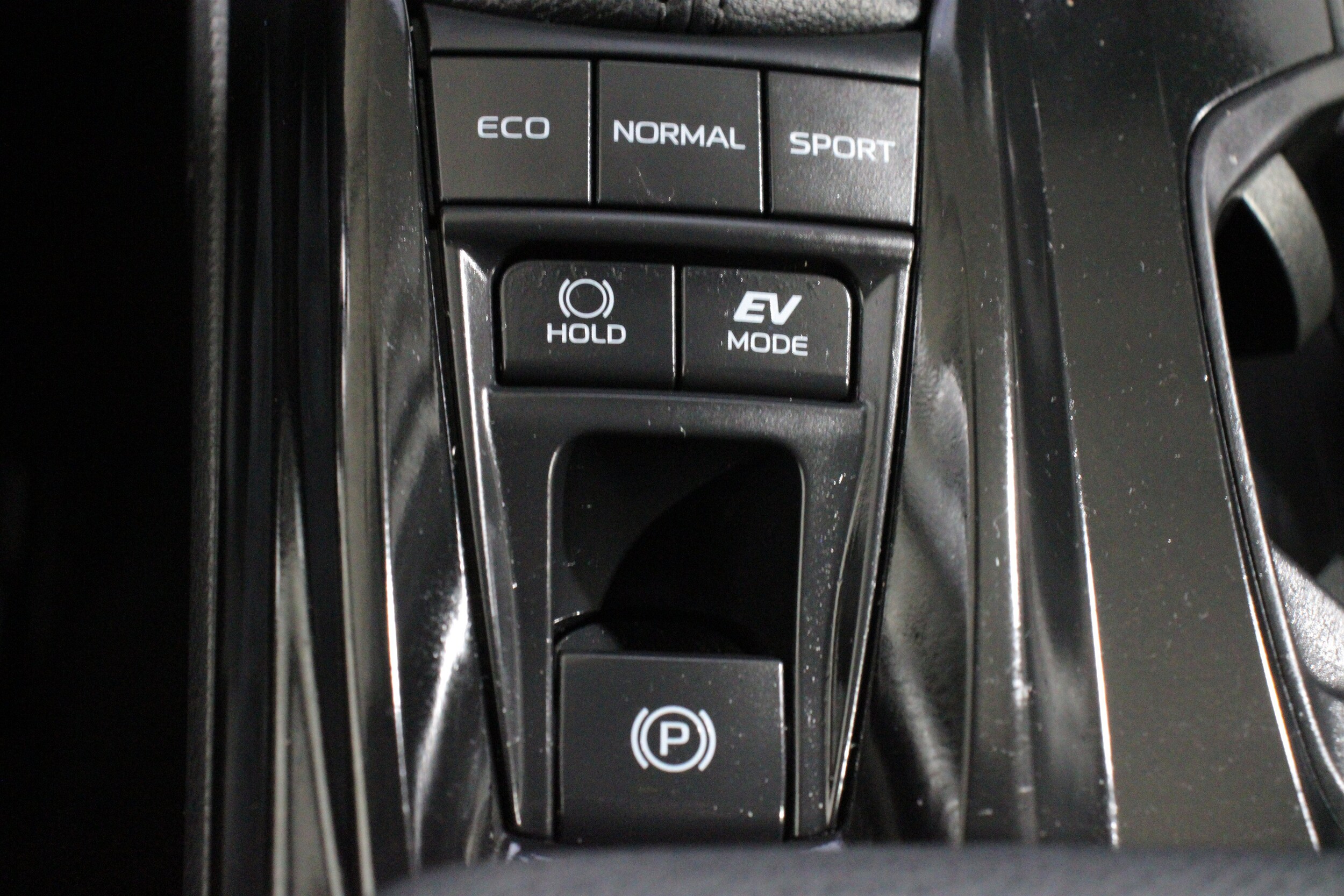 2025 Toyota Camry LE - Photo 21