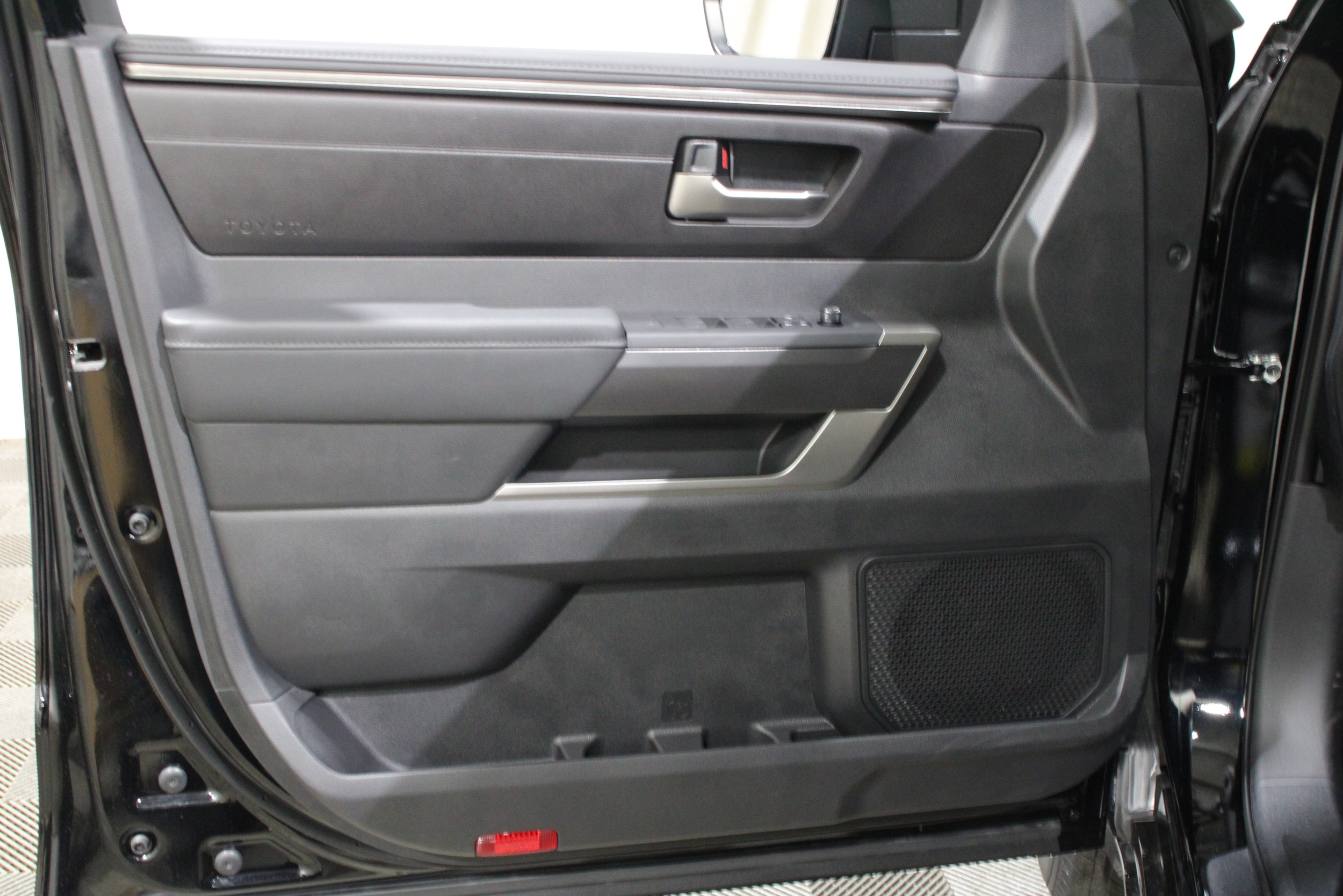 2026 Toyota Tundra SR5 - Photo 6