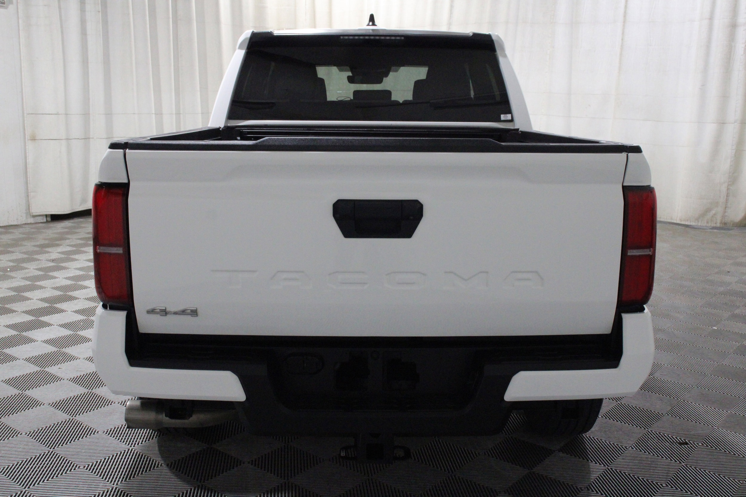 2024 Toyota Tacoma SR5 - Photo 34