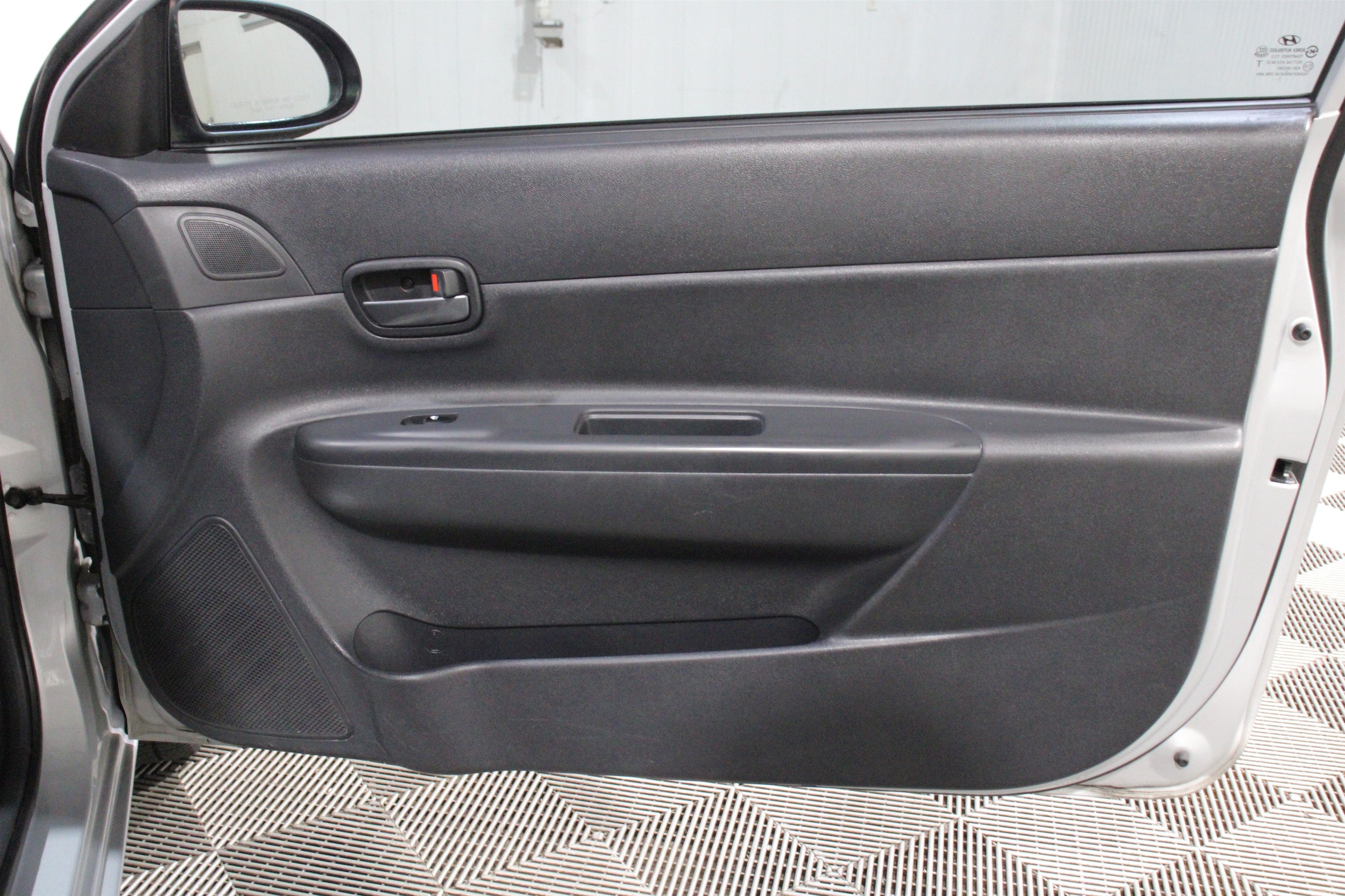 2008 Hyundai Accent SE - Photo 19