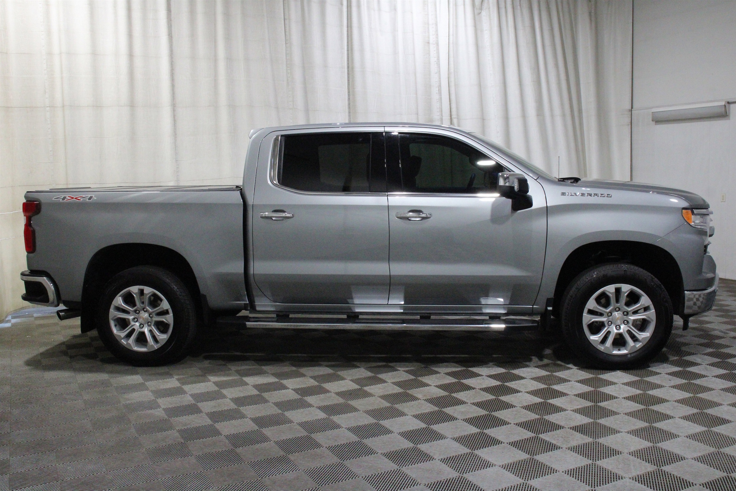 2025 Chevrolet Silverado 1500 LTZ - Photo 31