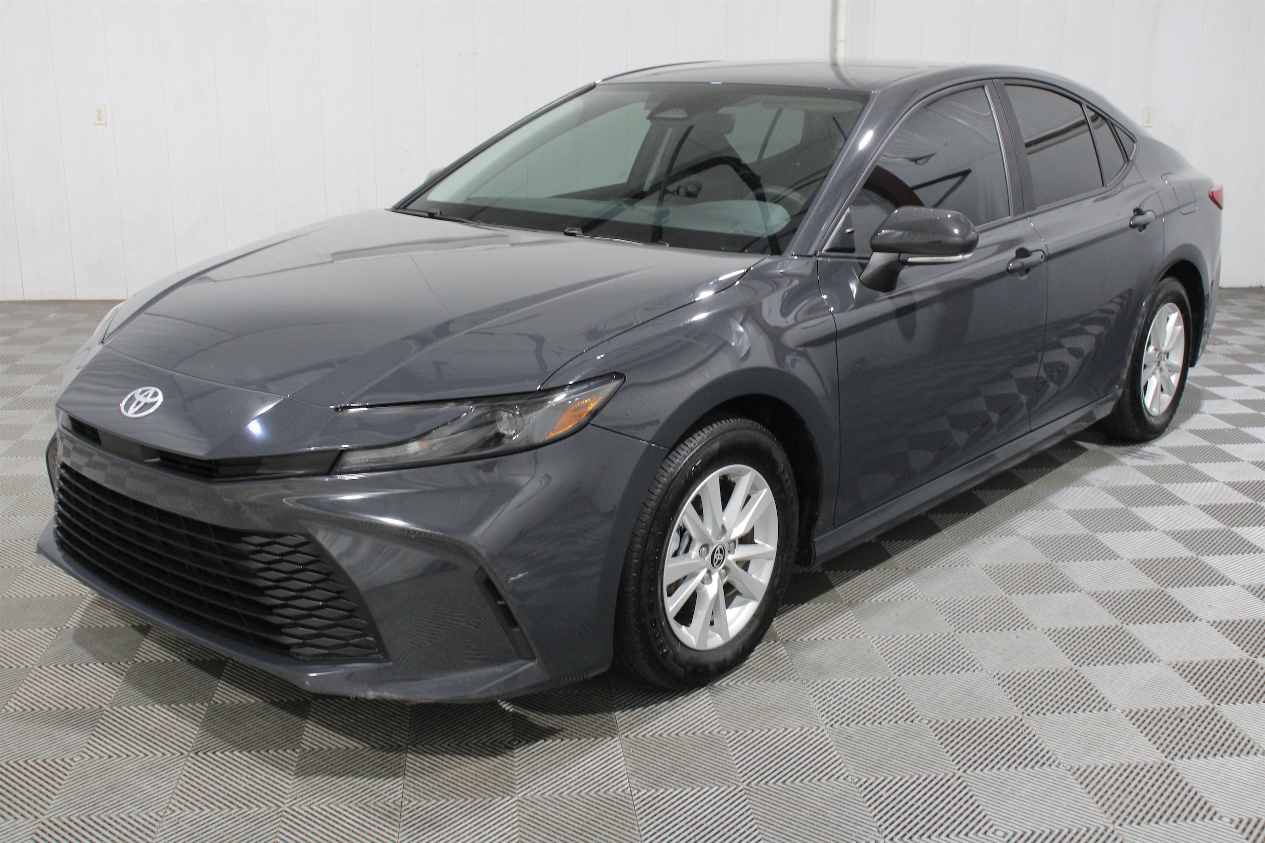 2025 Toyota Camry LE - Photo 37