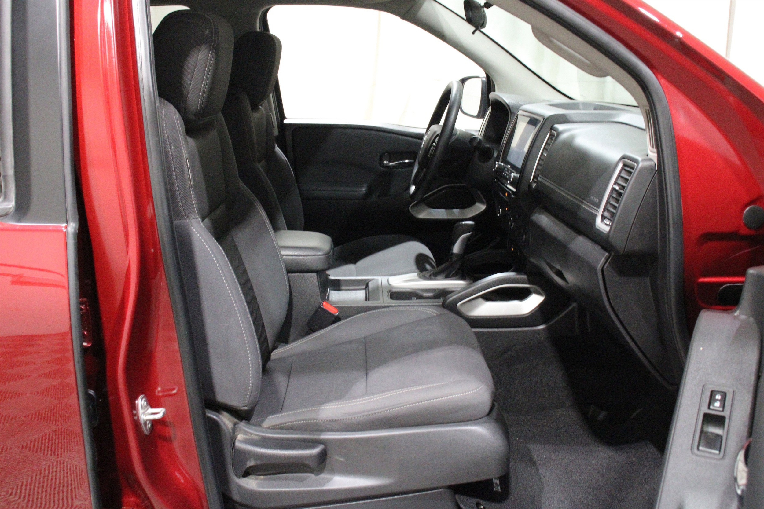 2024 Nissan Frontier SV - Photo 27