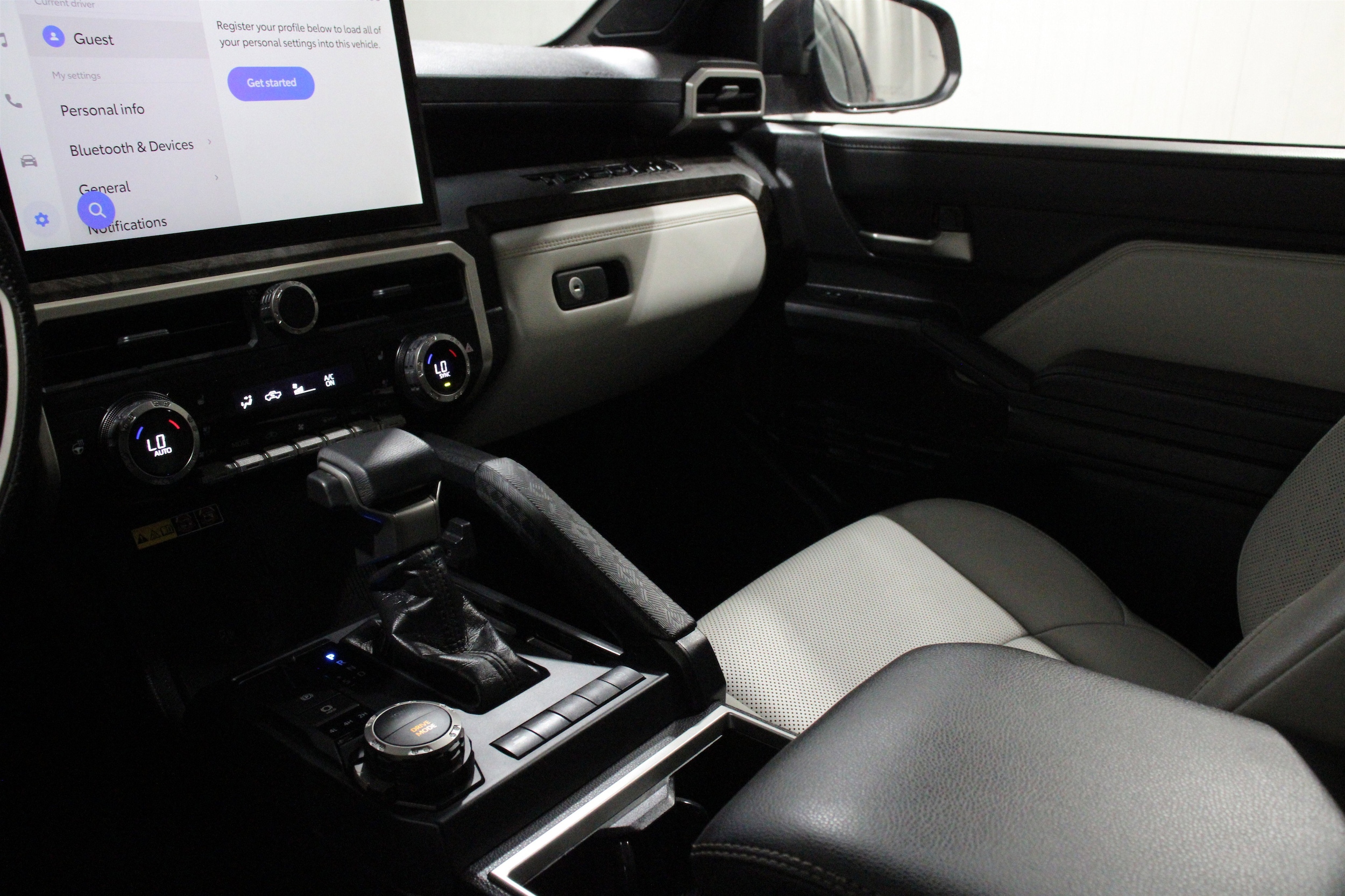 2025 Toyota Tacoma Limited - Photo 22