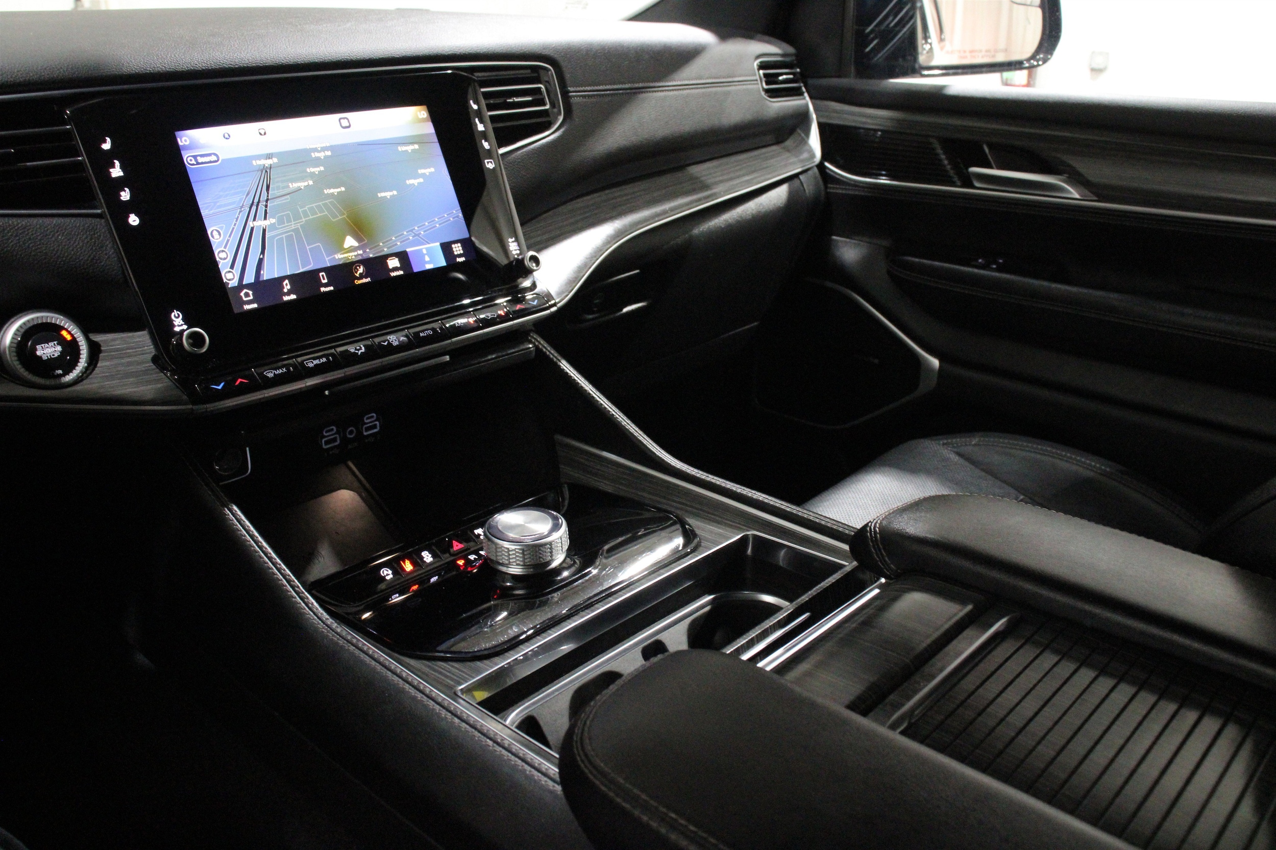 2024 Jeep Wagoneer L Series II - Photo 20