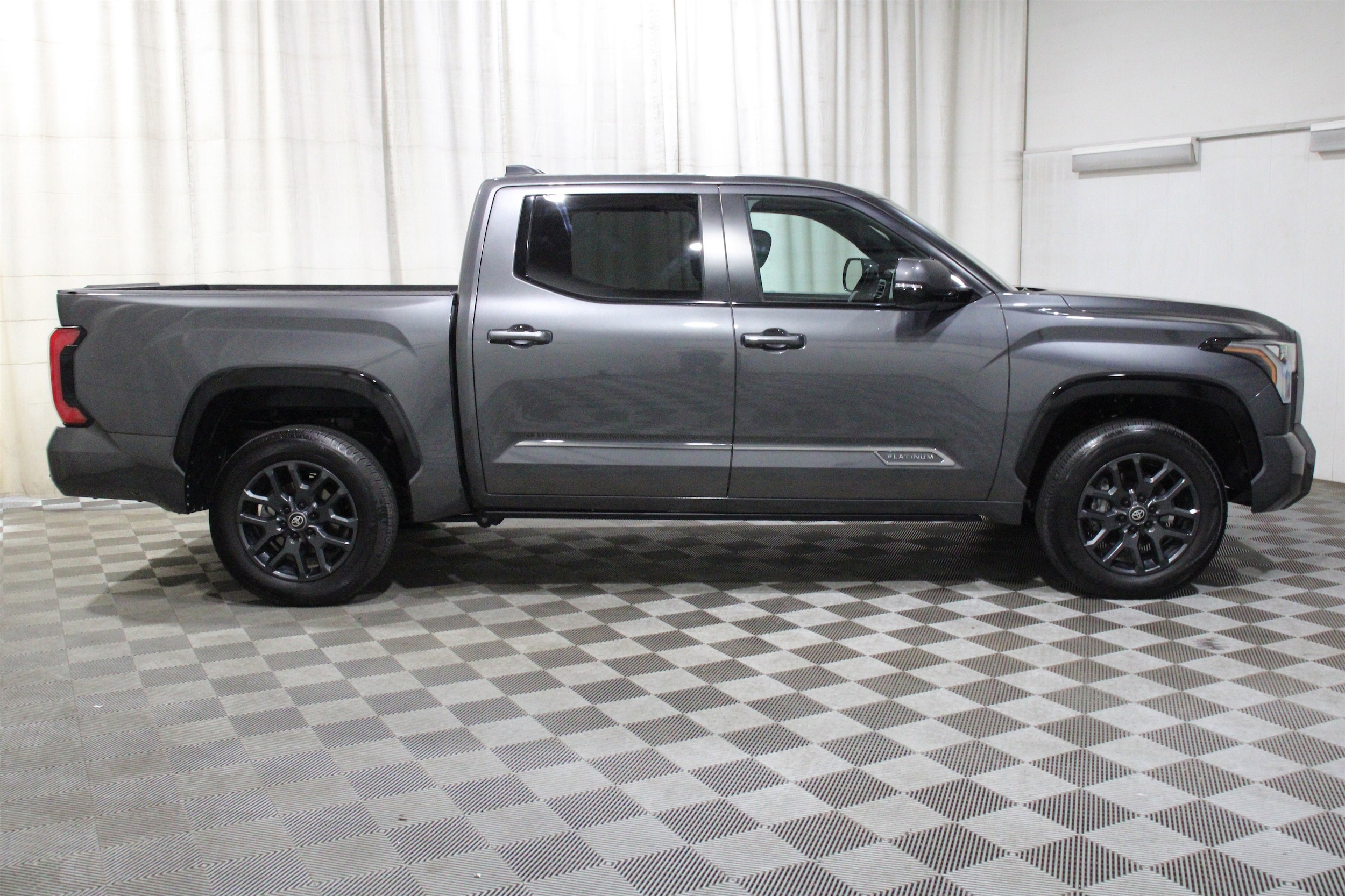 2025 Toyota Tundra Platinum - Photo 30