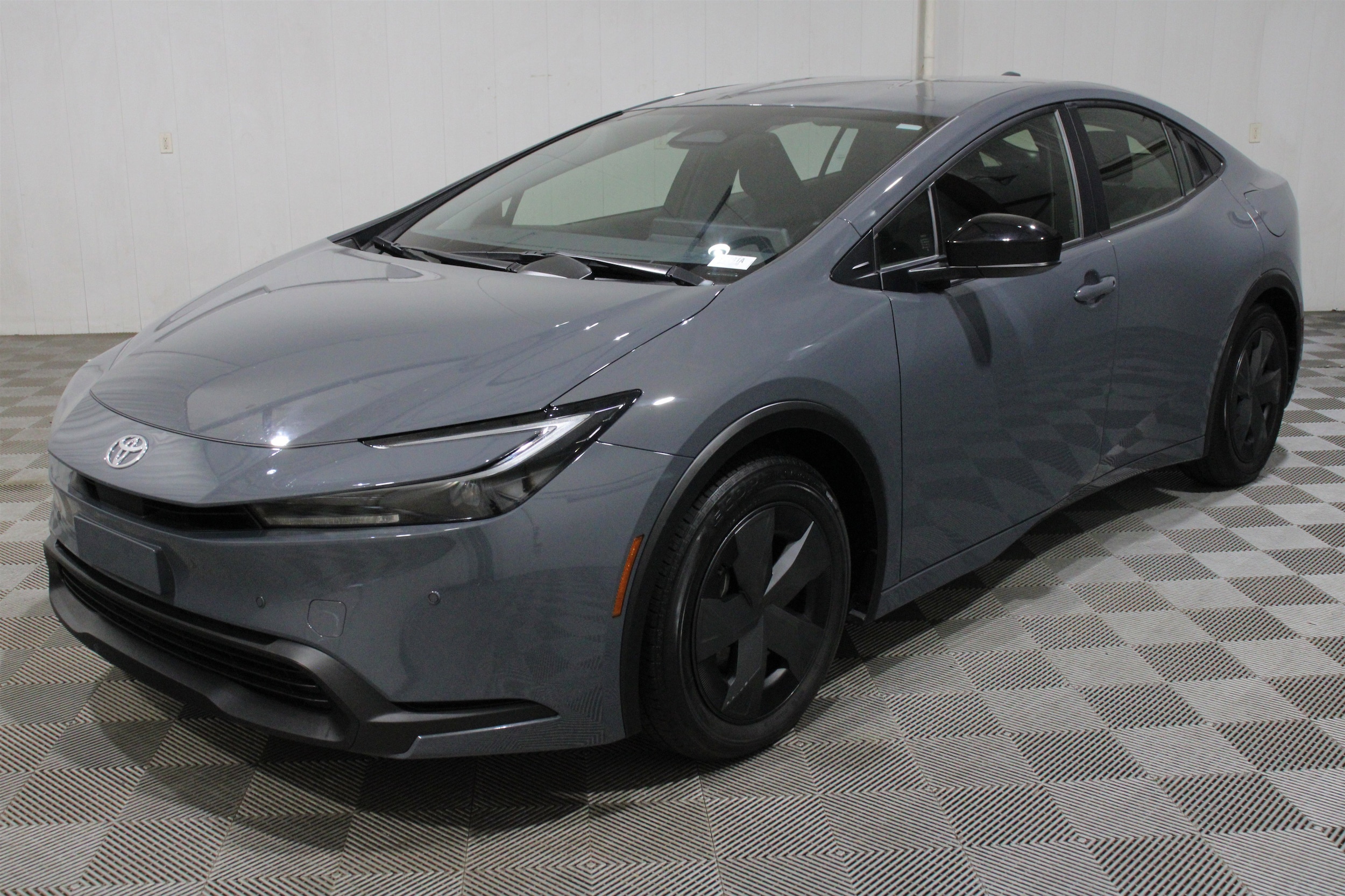 2024 Toyota Prius LE - Photo 38