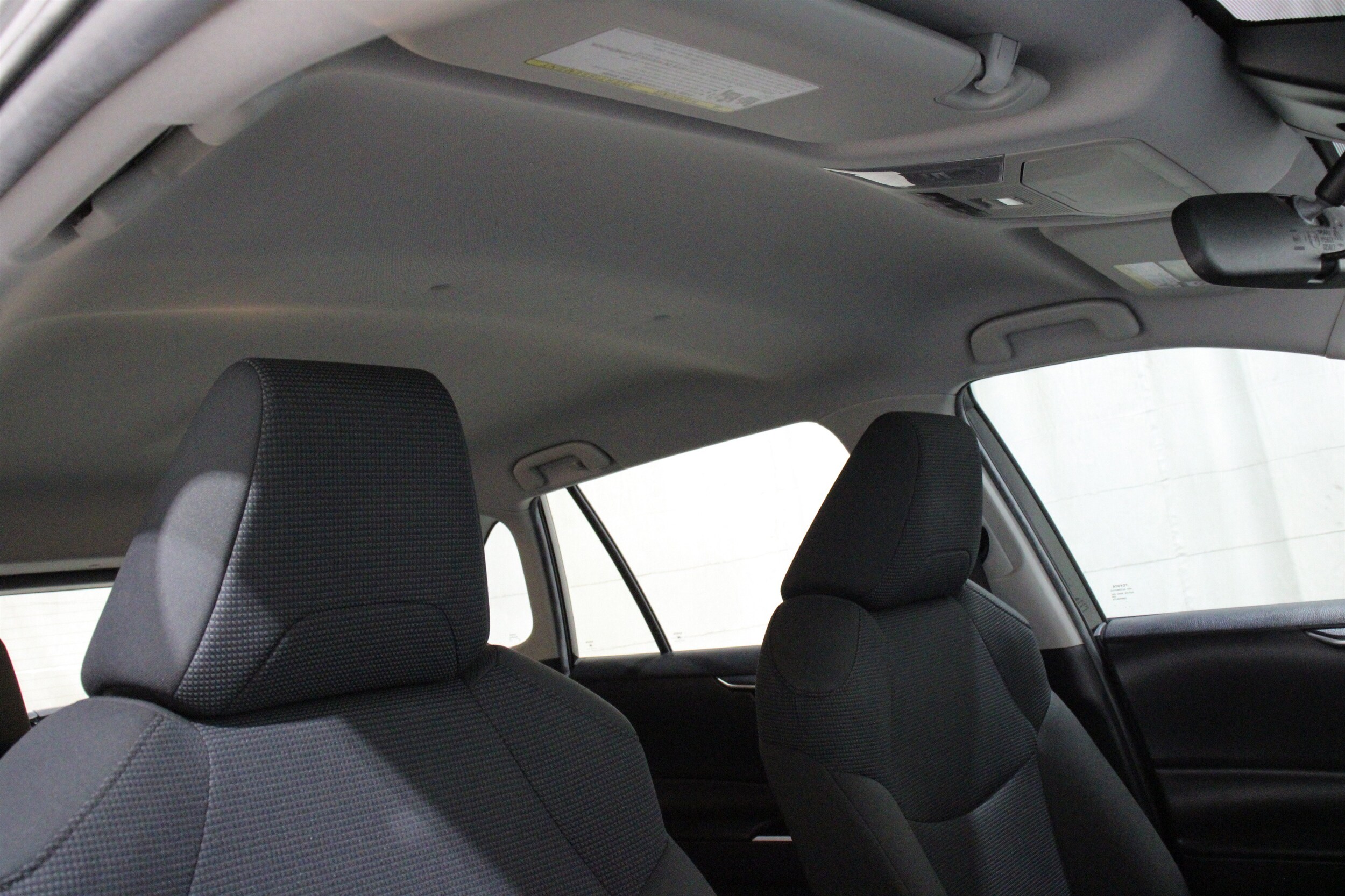 2021 Toyota RAV4 LE - Photo 26