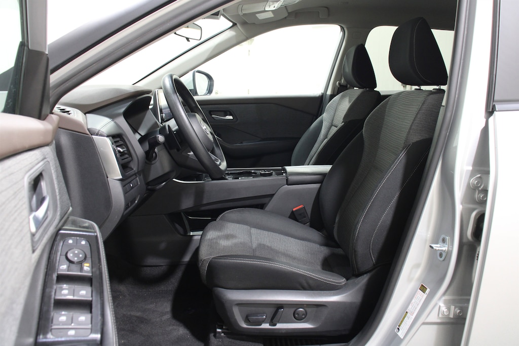 Used 2023 Nissan Rogue SV SUV