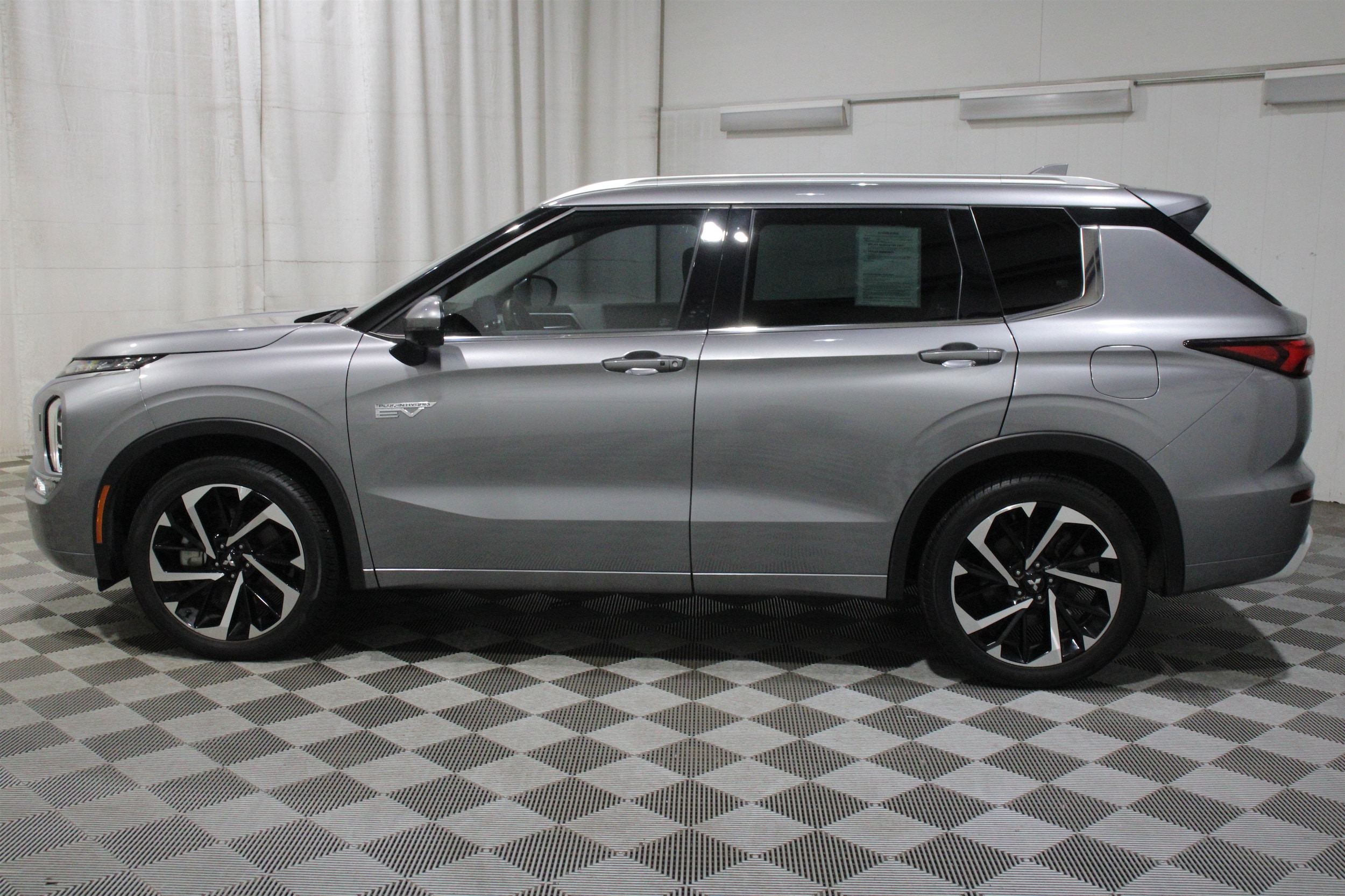 2023 Mitsubishi Outlander Plug-In Hybrid SEL - Photo 38