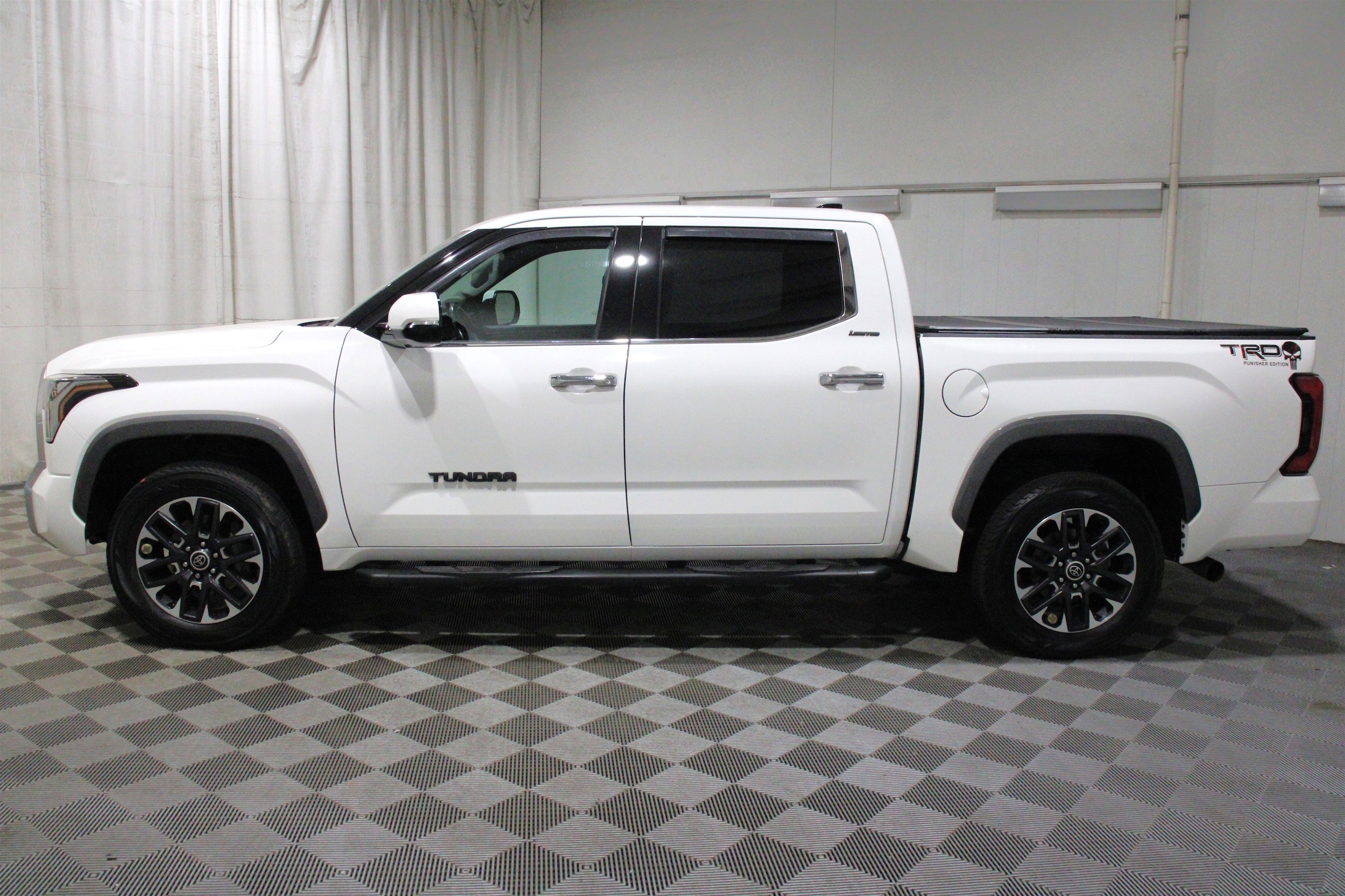 2023 Toyota Tundra Limited - Photo 35
