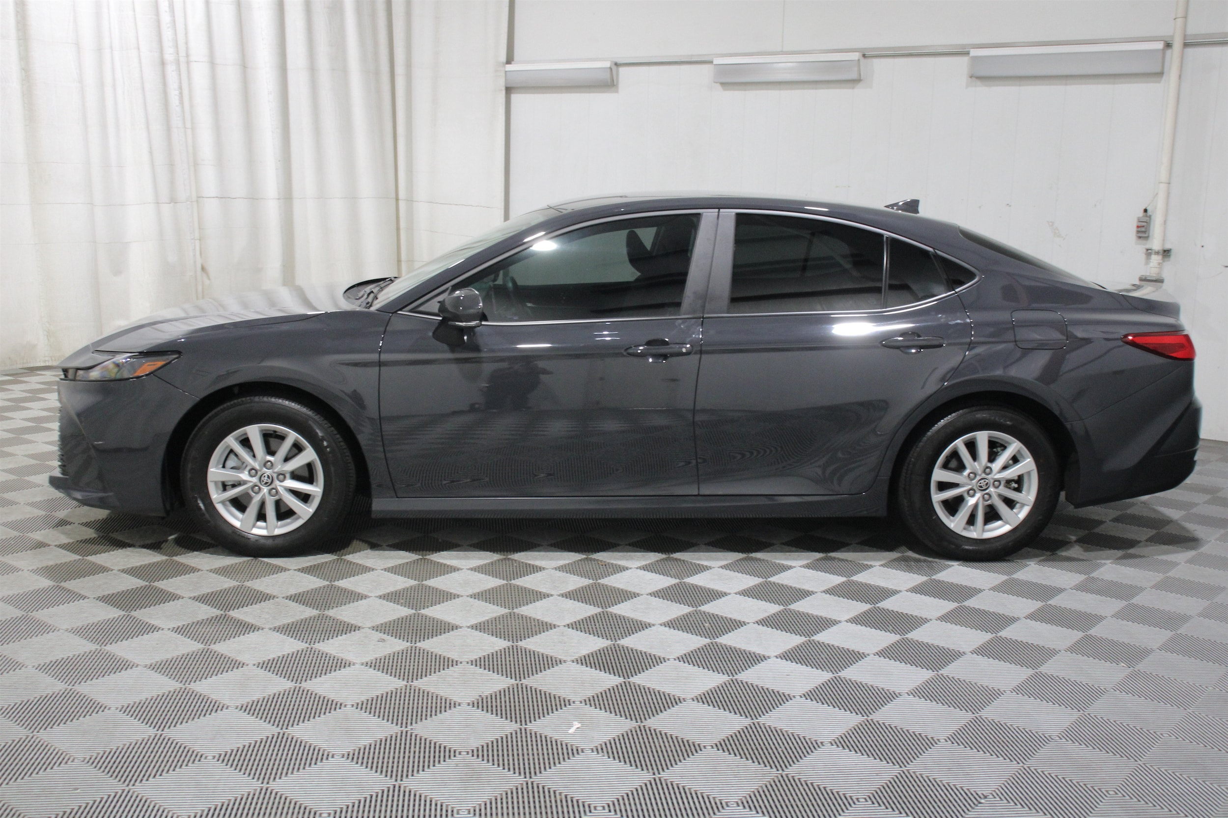 2025 Toyota Camry LE - Photo 36