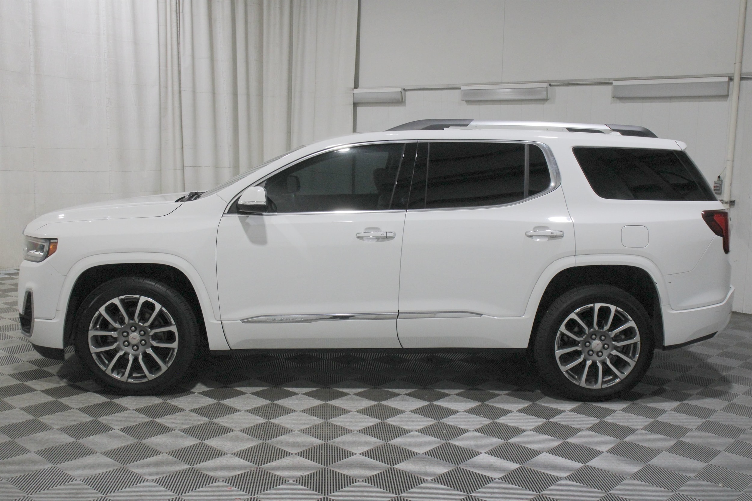 2023 GMC Acadia Denali - Photo 39