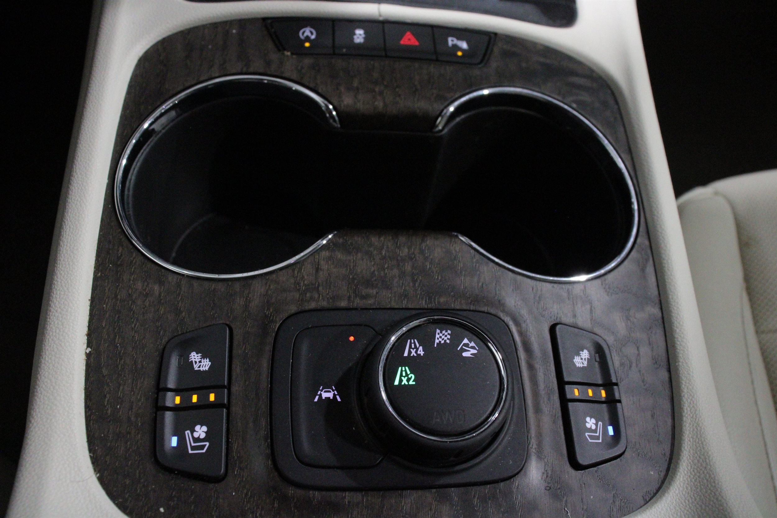 2023 GMC Acadia Denali - Photo 21