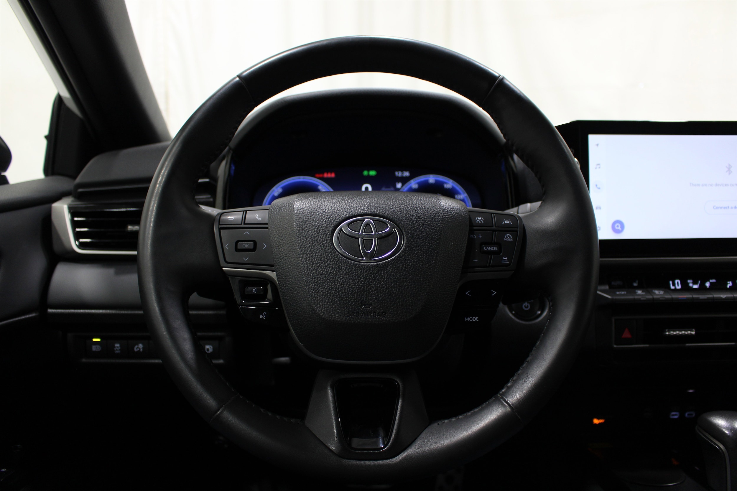 2025 Toyota Camry XSE - Photo 10