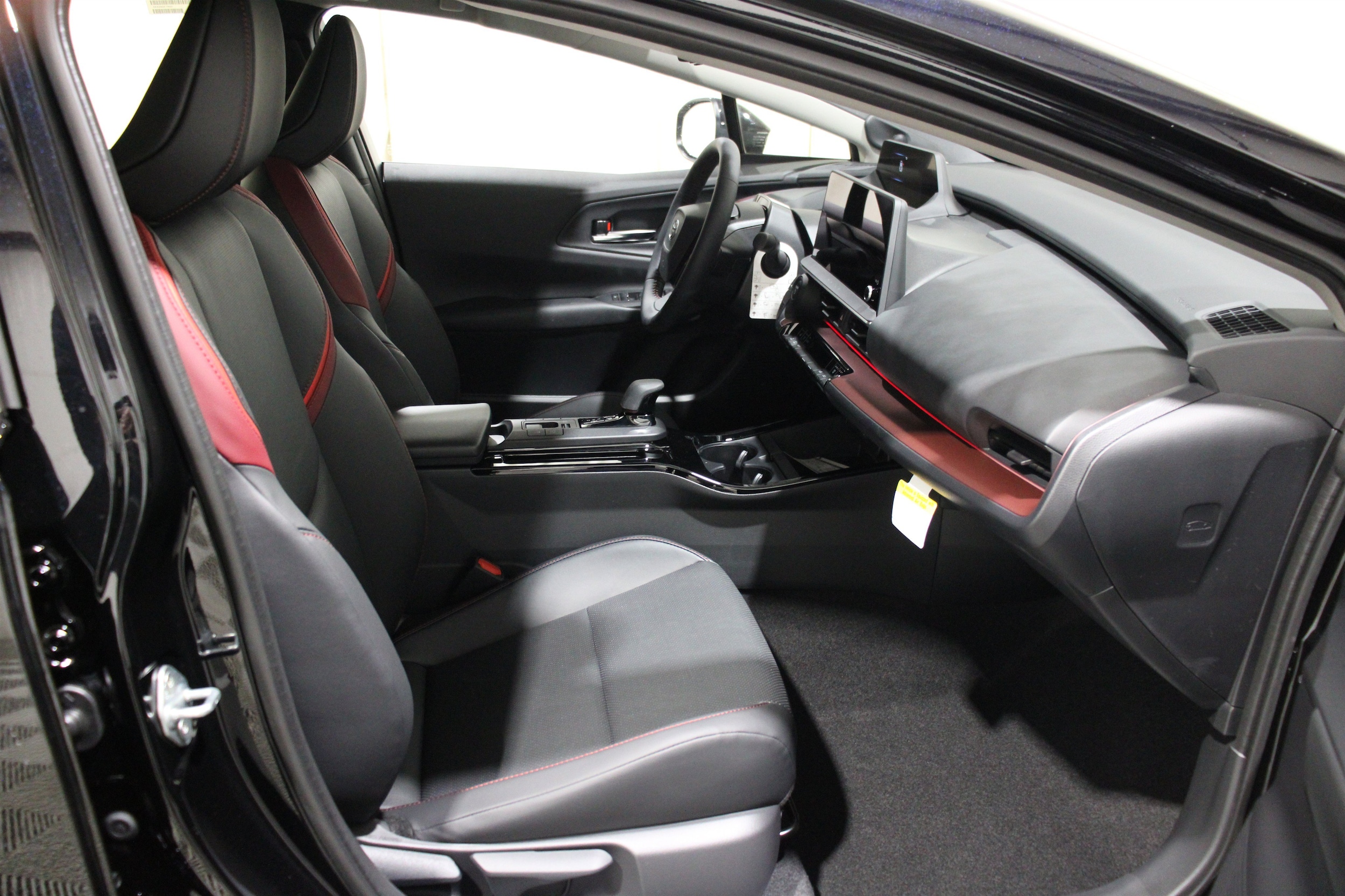 2026 Toyota Prius Plug-in Hybrid XSE Premium - Photo 26