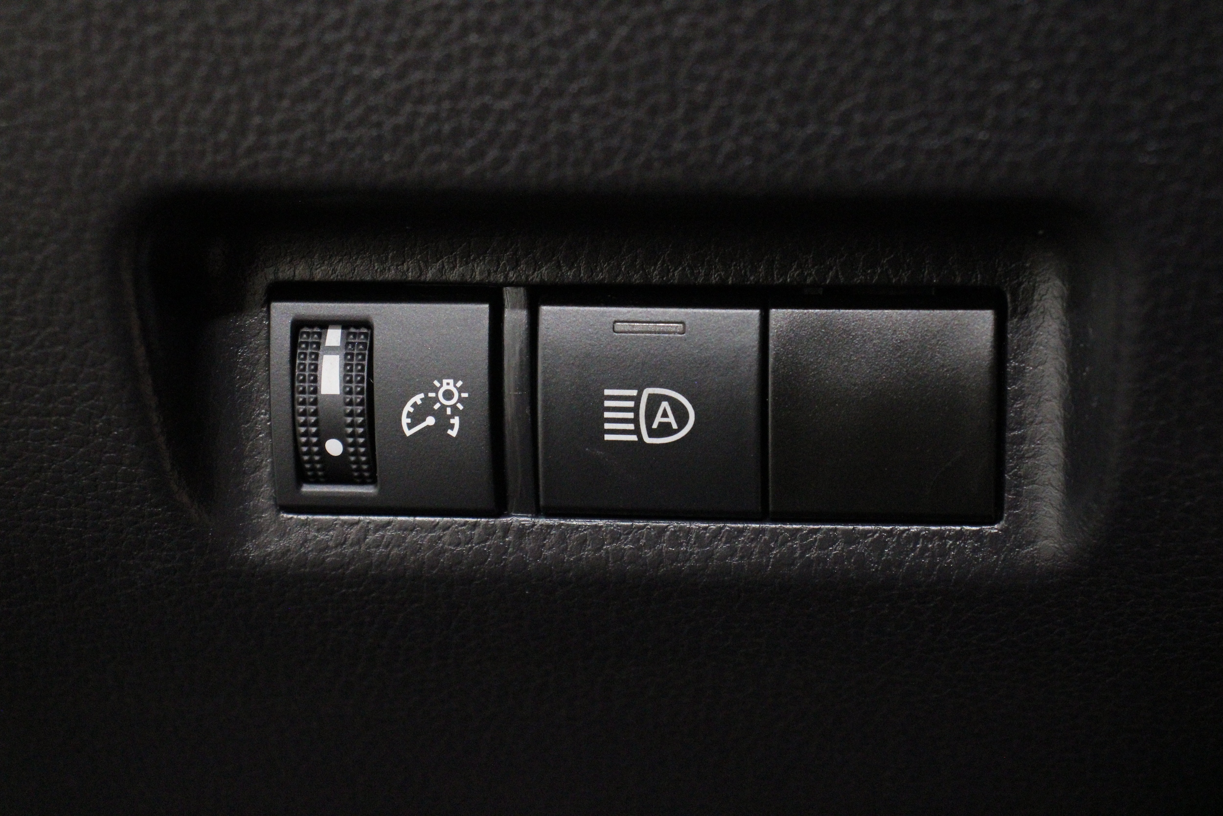 2024 Toyota RAV4 LE - Photo 11