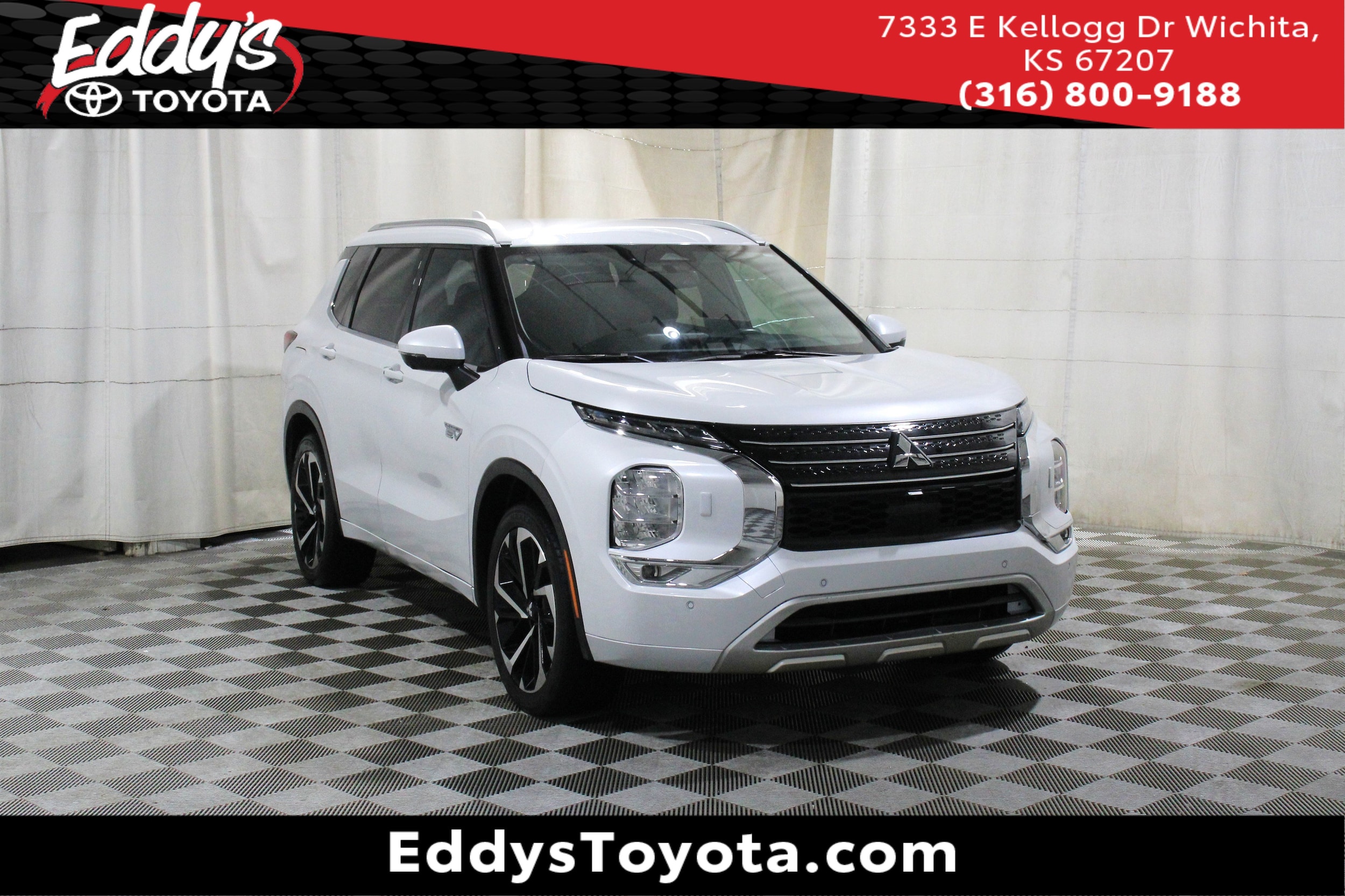 2023 Mitsubishi Outlander Plug-in Hybrid SEL S-AWC's photo