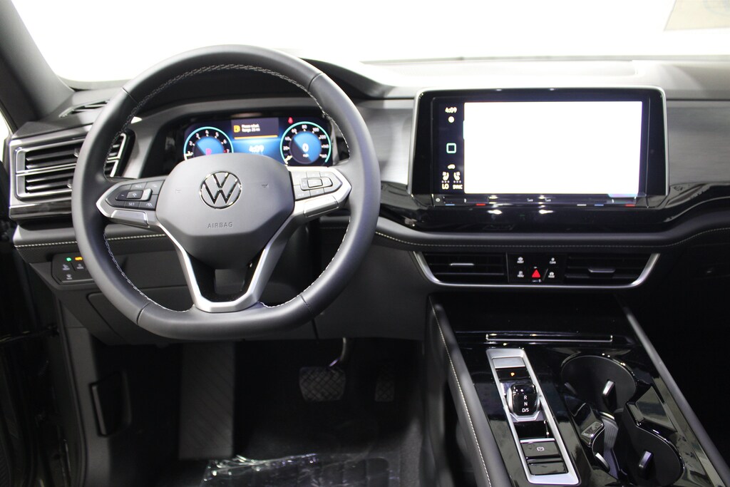 New 2026 Volkswagen Atlas Cross Sport 2.0T SE w/Technology SUV