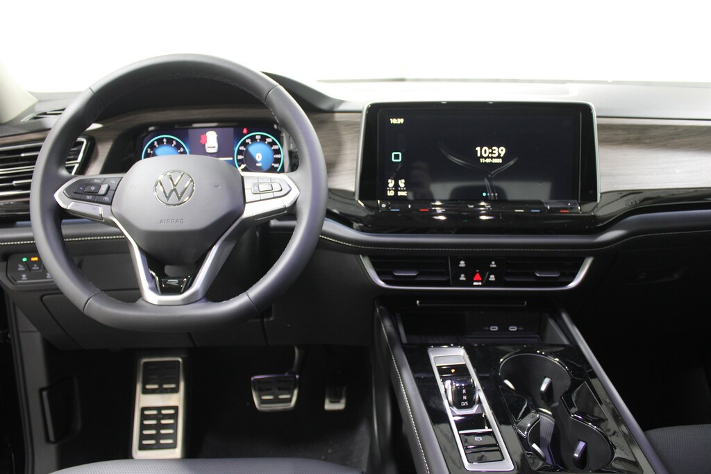 New 2026 Volkswagen Atlas 2.0T SEL Premium R-Line SUV