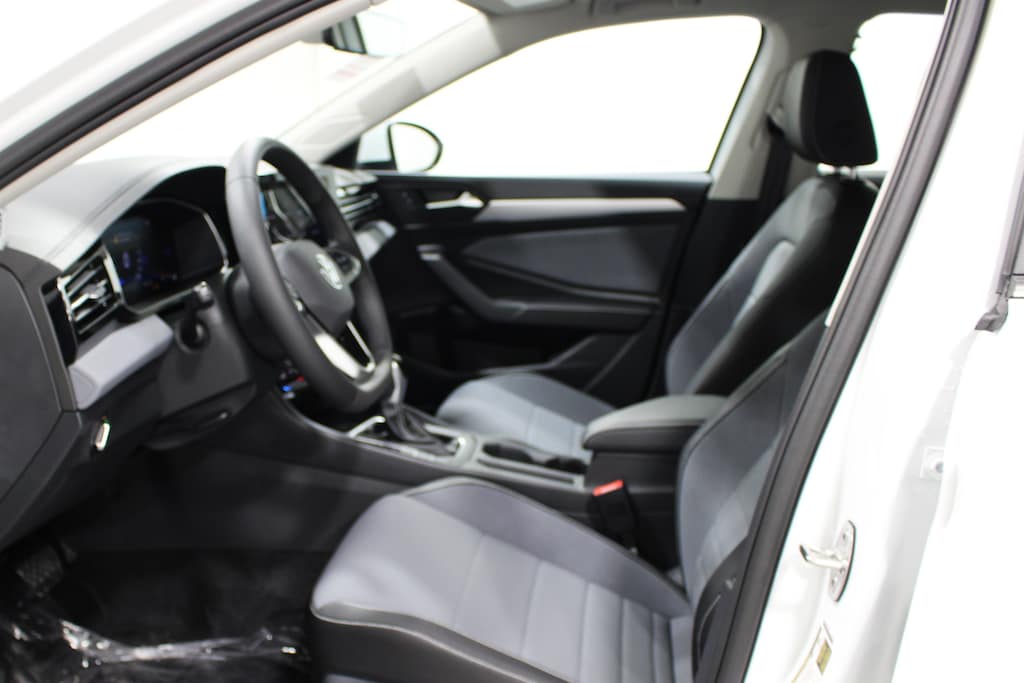 New 2026 Volkswagen Jetta 1.5T SE Sedan